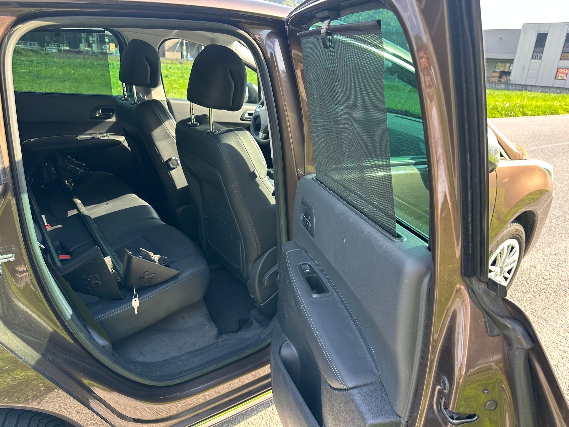 PEUGEOT 3008 1.6 16V T Active-image-10