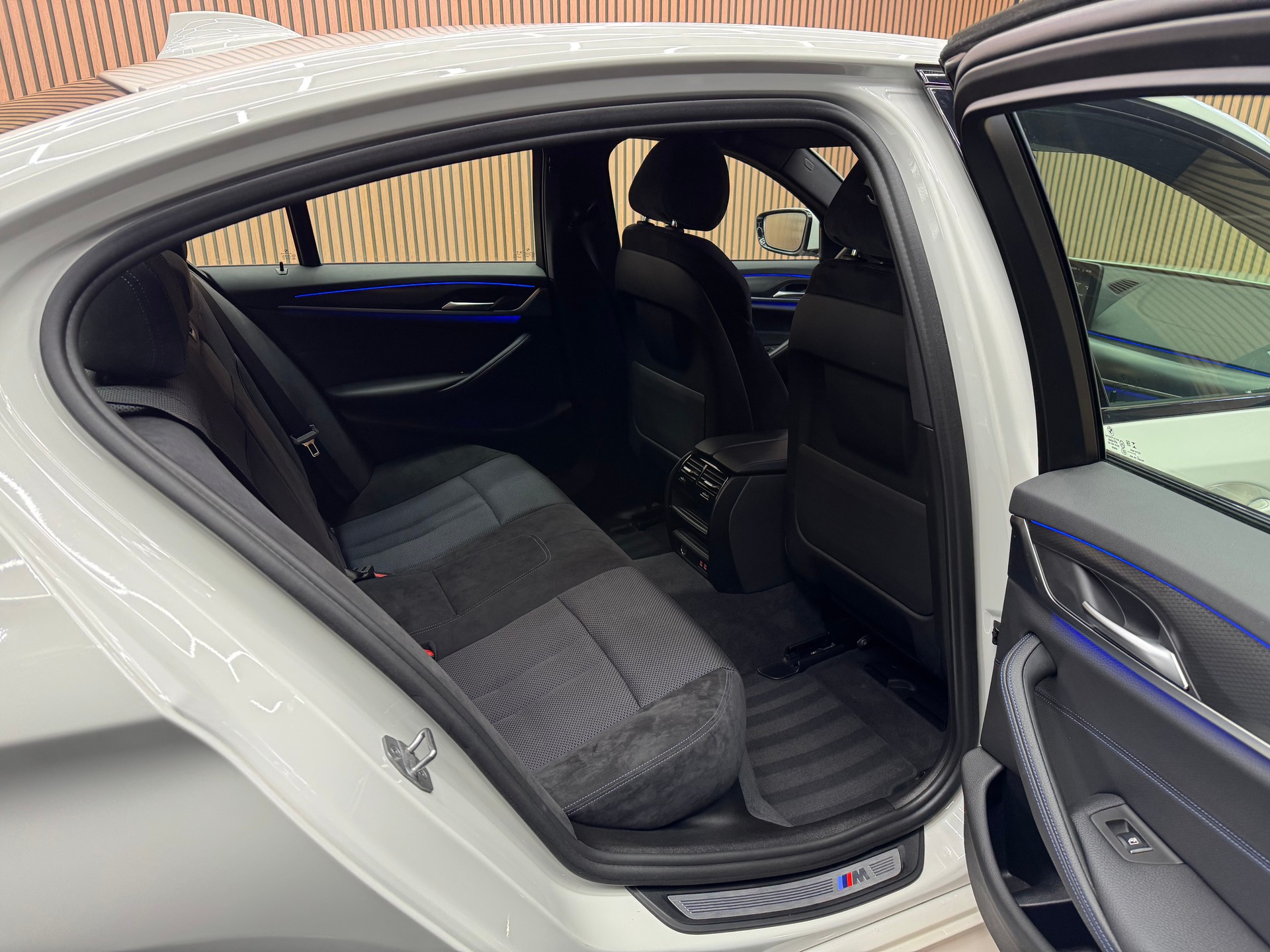 BMW 530d xDrive M Sport SAG / Lenkradheizung / Ambientebeleuchtung / *ab CHF 359.-/ Monat*-image-11