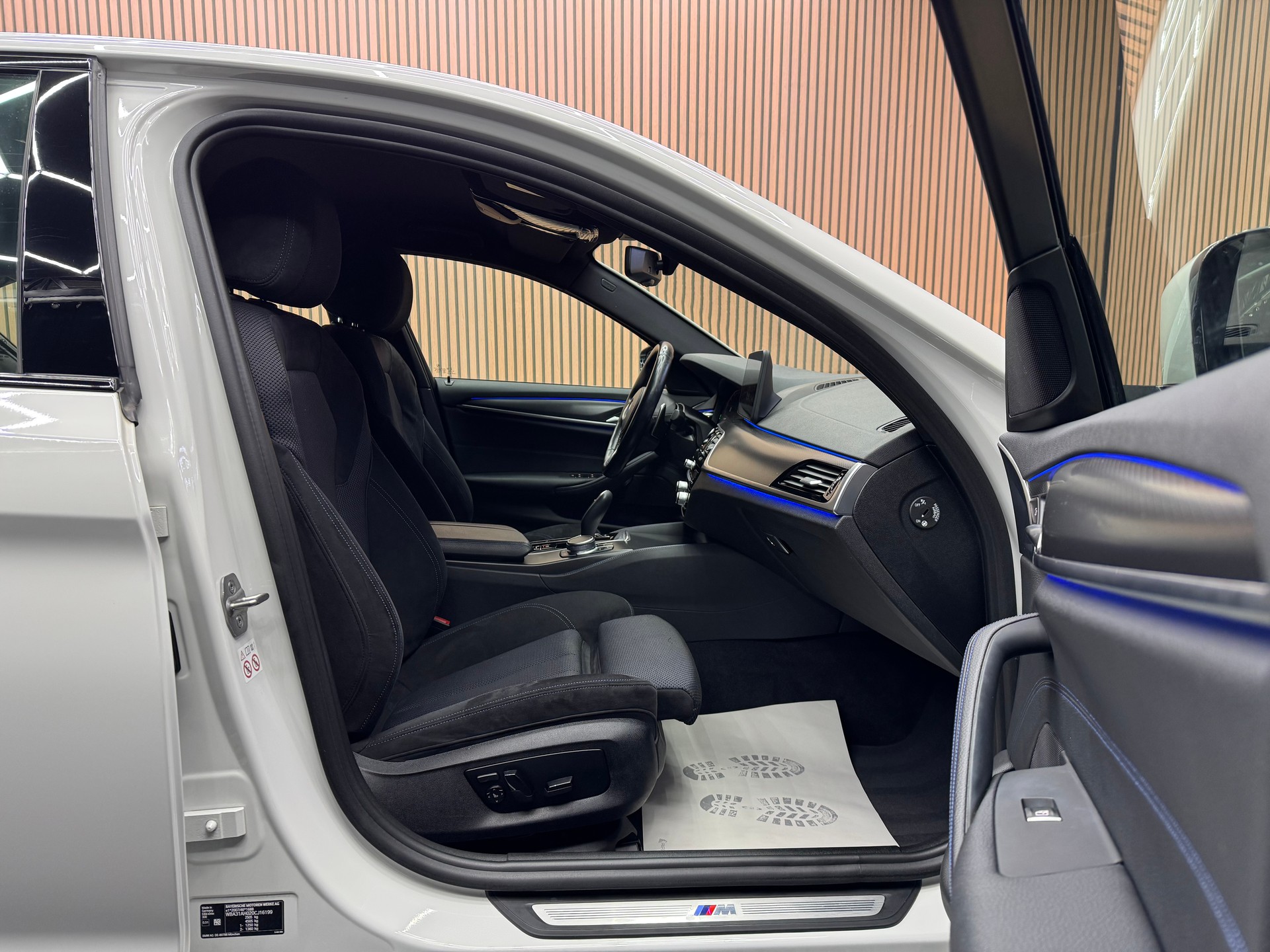 BMW 530d xDrive M Sport SAG / Lenkradheizung / Ambientebeleuchtung / *ab CHF 359.-/ Monat*-image-10