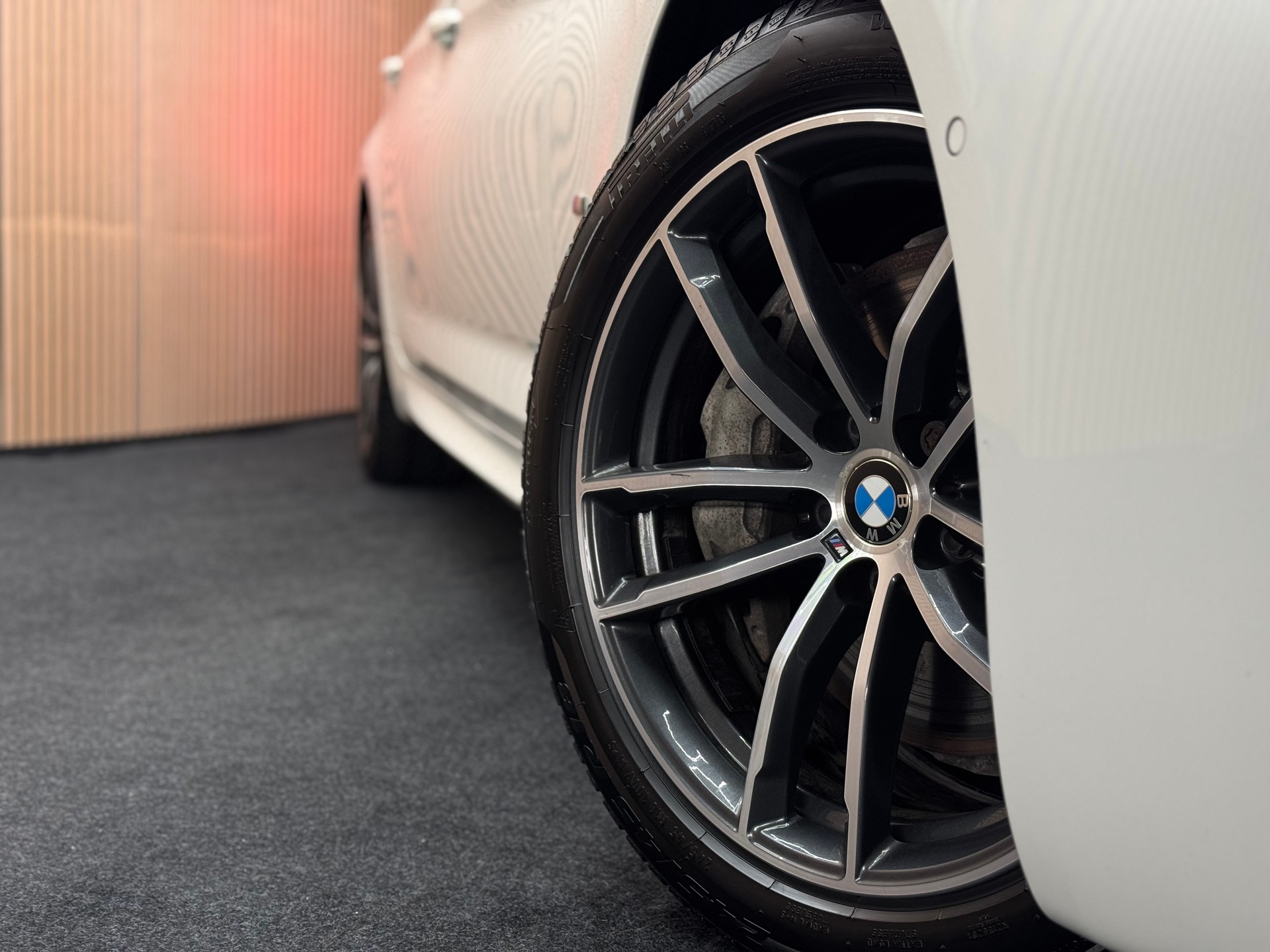 BMW 530d xDrive M Sport SAG / Lenkradheizung / Ambientebeleuchtung / *ab CHF 359.-/ Monat*-image-5