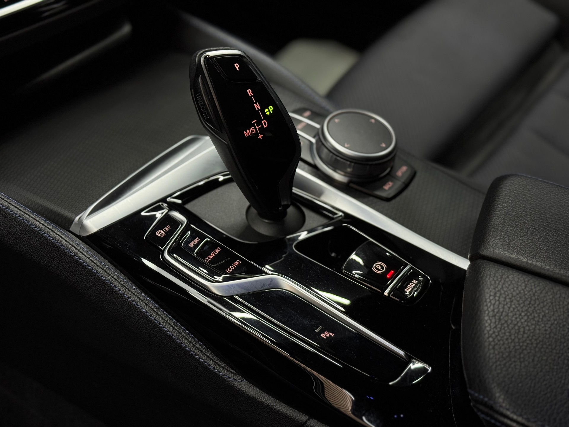 BMW 530d xDrive M Sport SAG / Lenkradheizung / Ambientebeleuchtung / *ab CHF 359.-/ Monat*-image-21