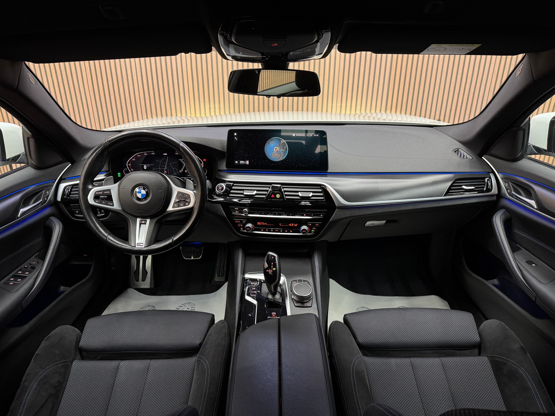 BMW 530d xDrive M Sport SAG / Lenkradheizung / Ambientebeleuchtung / *ab CHF 359.-/ Monat*-image-13