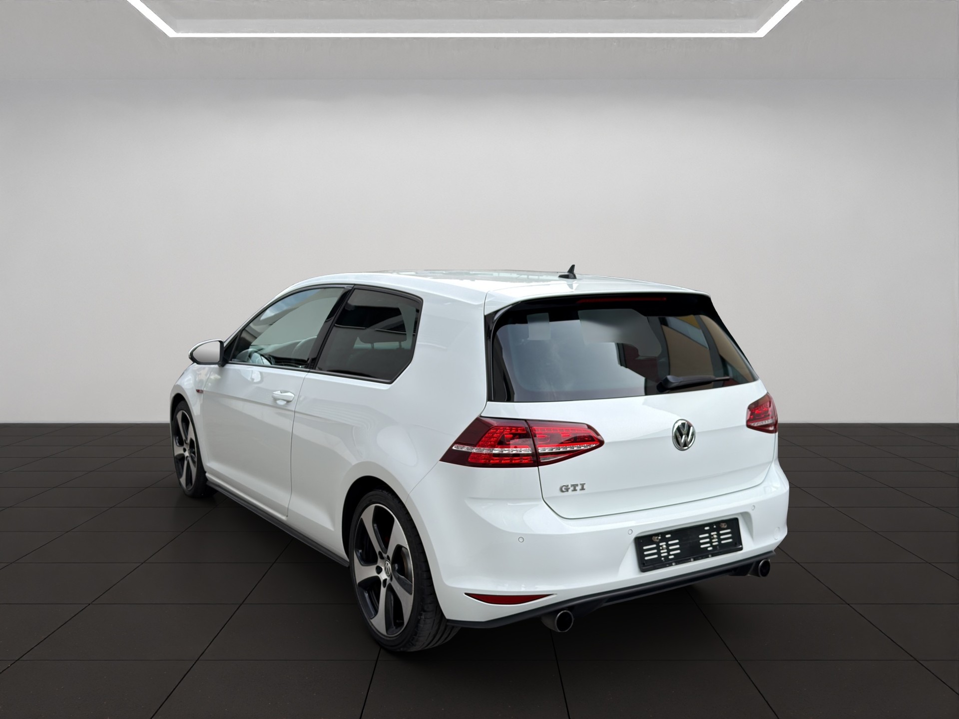 VW Golf 2.0 TSI GTI DSG-showroom-element-3