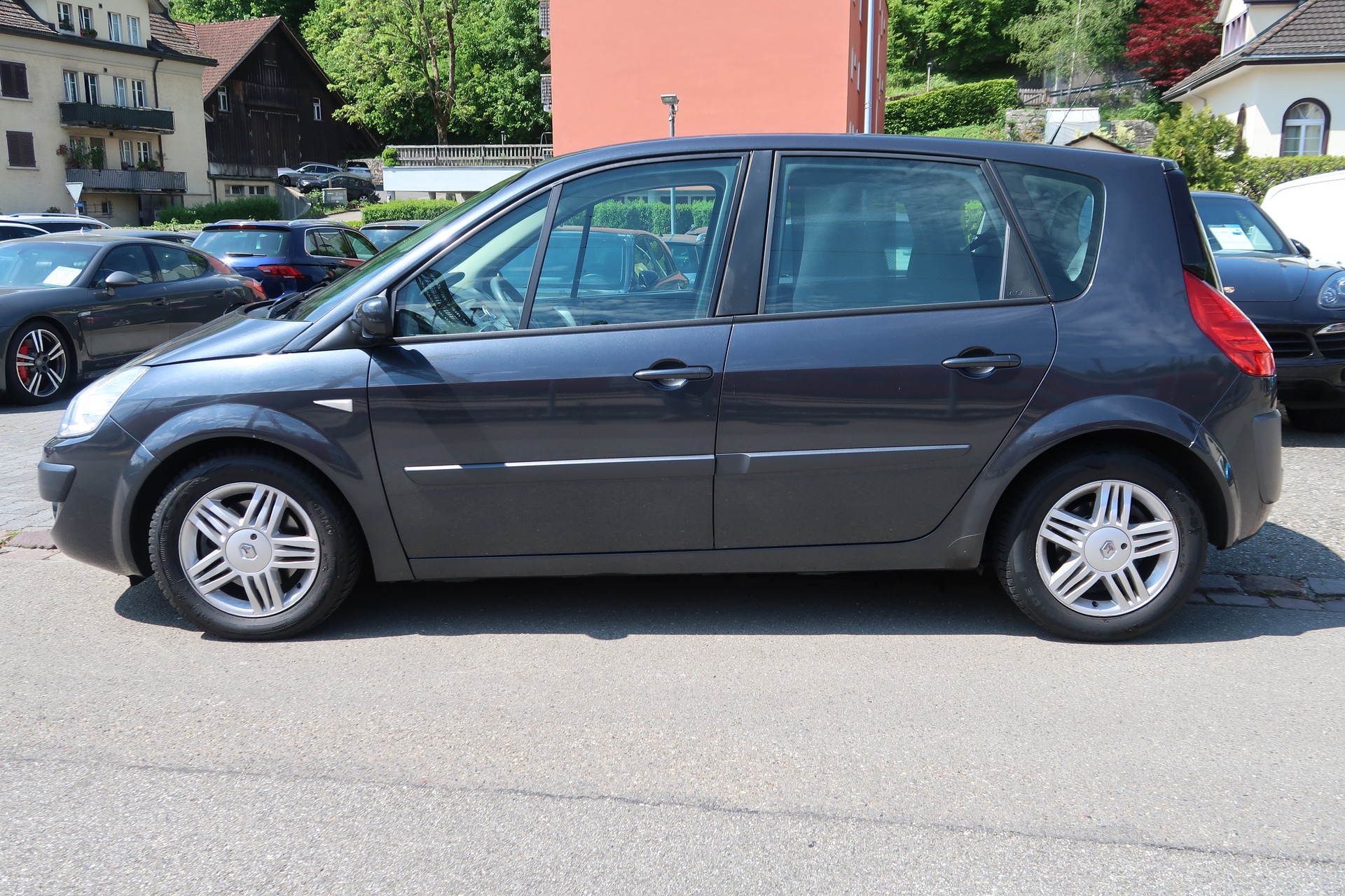 RENAULT Scénic 2.0 16V Dynamique-image-6