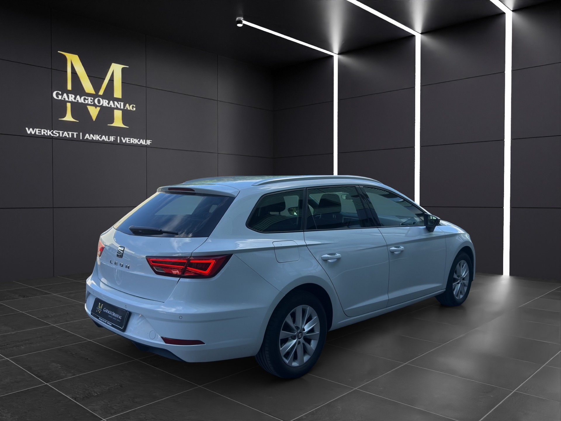 SEAT Leon ST 2.0 TDI Style DSG-showroom-element-3