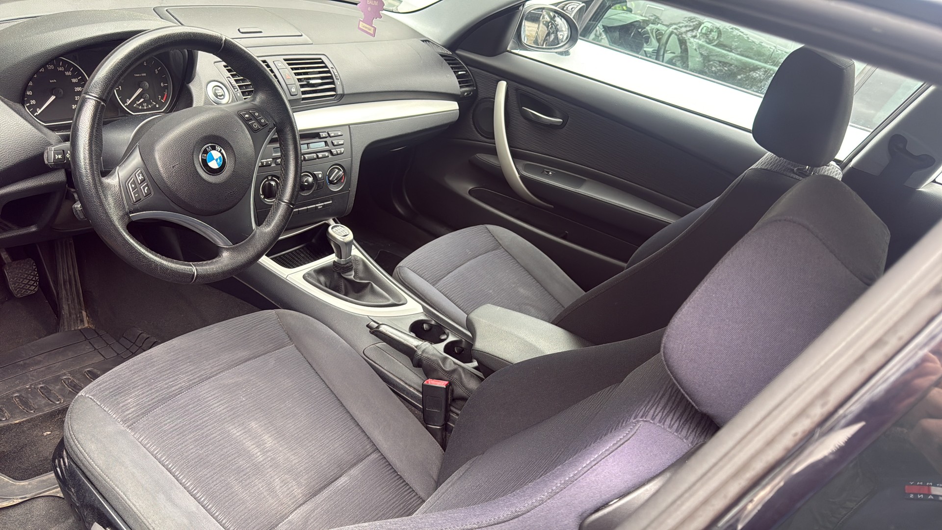 BMW 116i-image-6