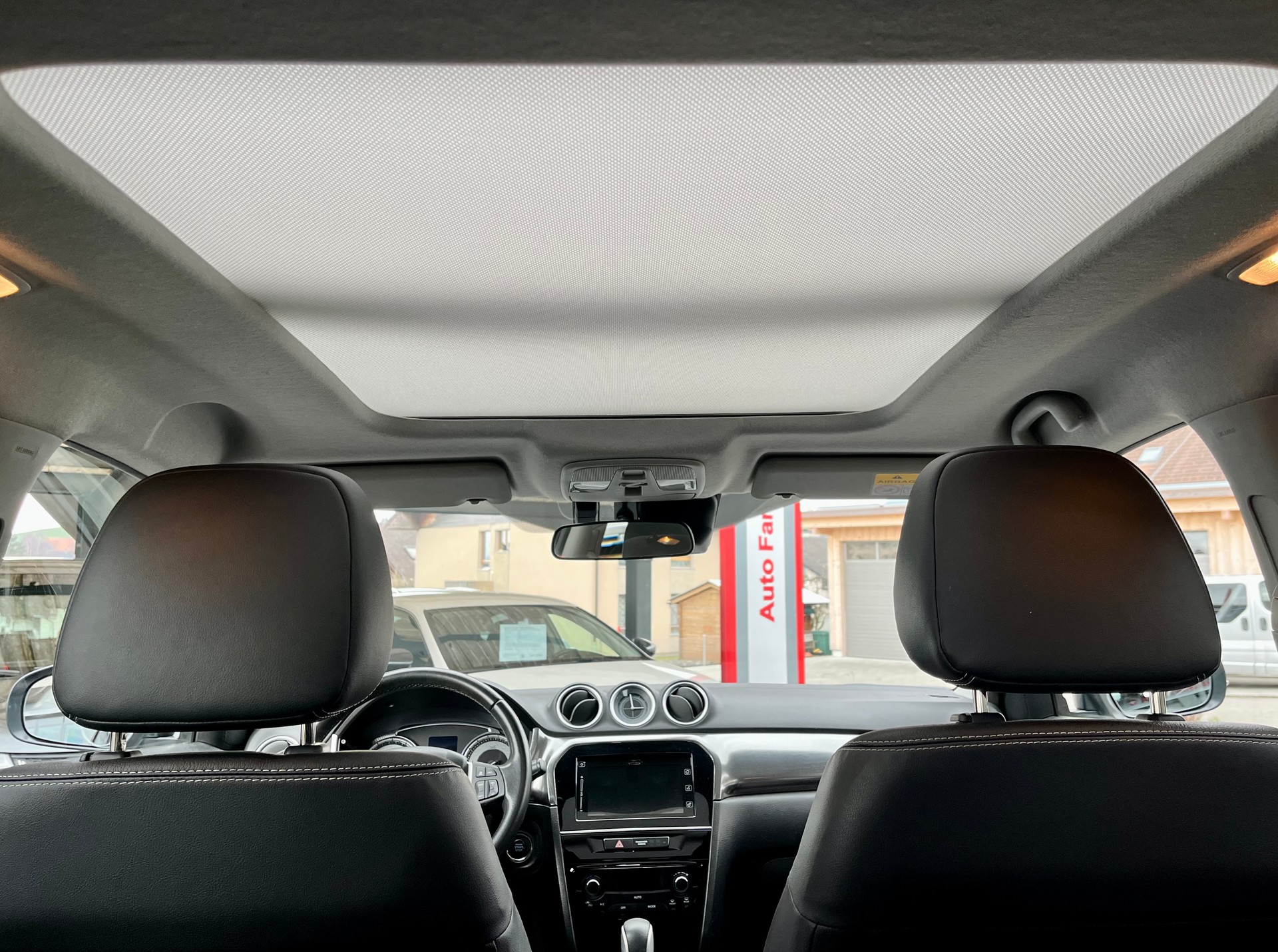 SUZUKI Vitara 1.4 Boosterjet Compact Top Automatic-image-8