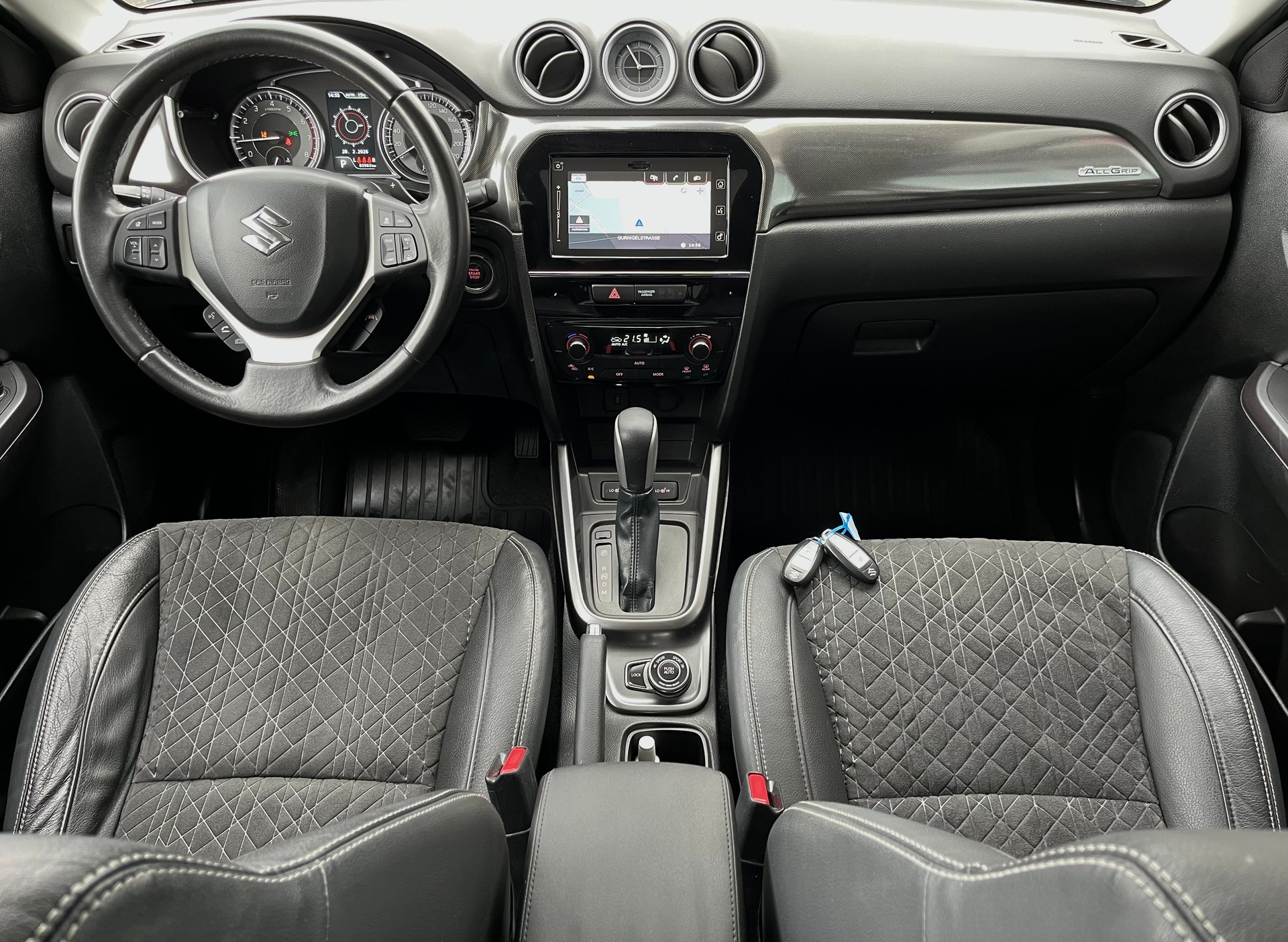 SUZUKI Vitara 1.4 Boosterjet Compact Top Automatic-image-10