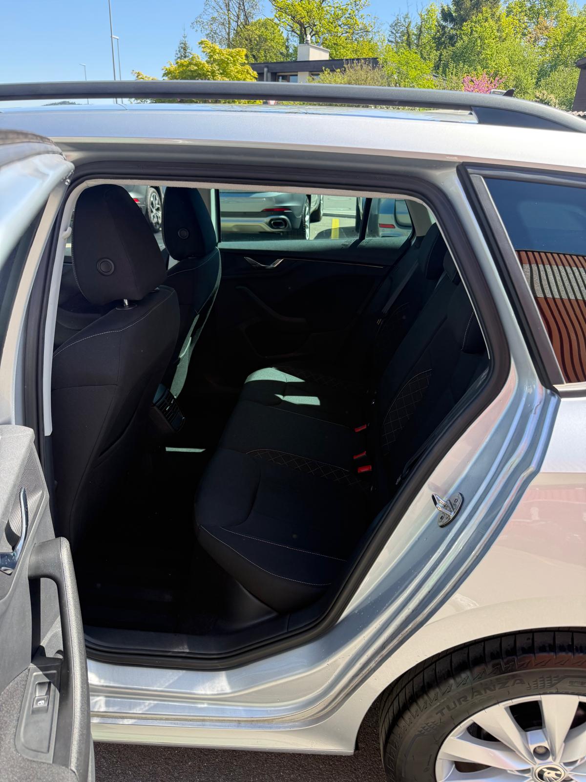 SKODA Kamiq 1.0 TSI Ambition DSG-image-13