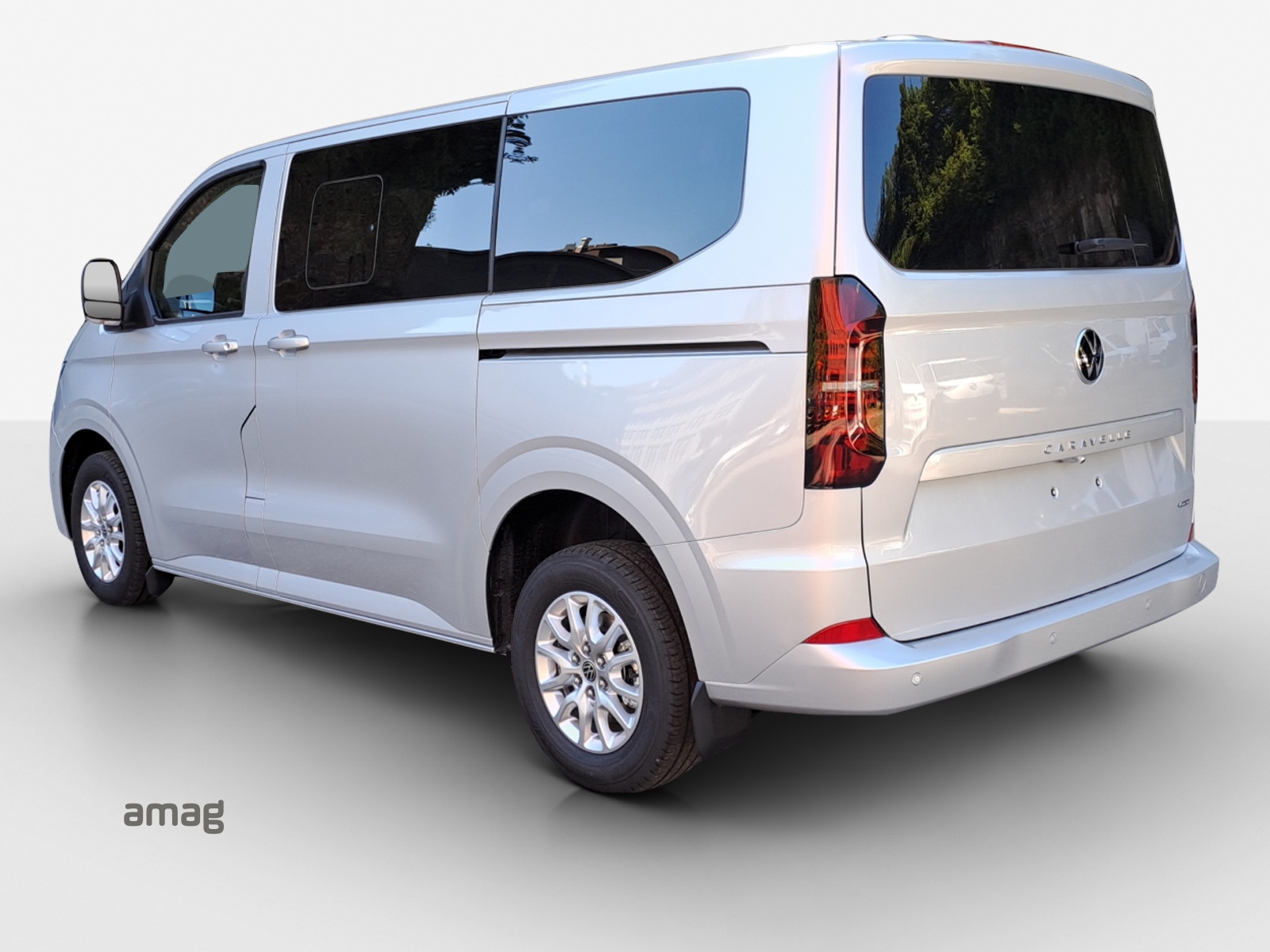 VW Caravelle 2.0 TDI LWB 4 Motion Aut 8-showroom-element-2
