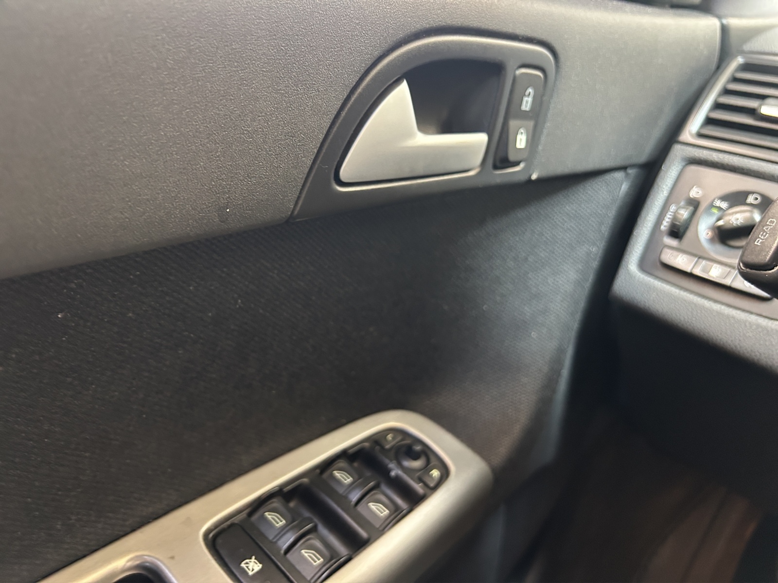 VOLVO V50 1.6D Summum-image-15