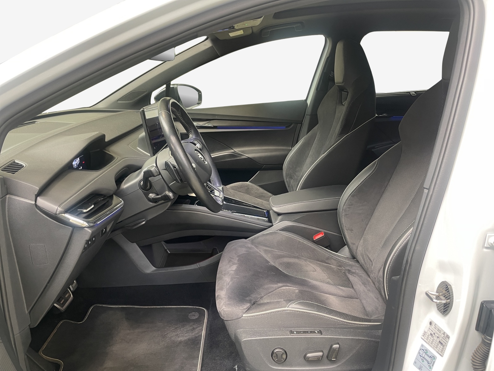 SKODA Enyaq iV 80 SportLine Ultra-image-8