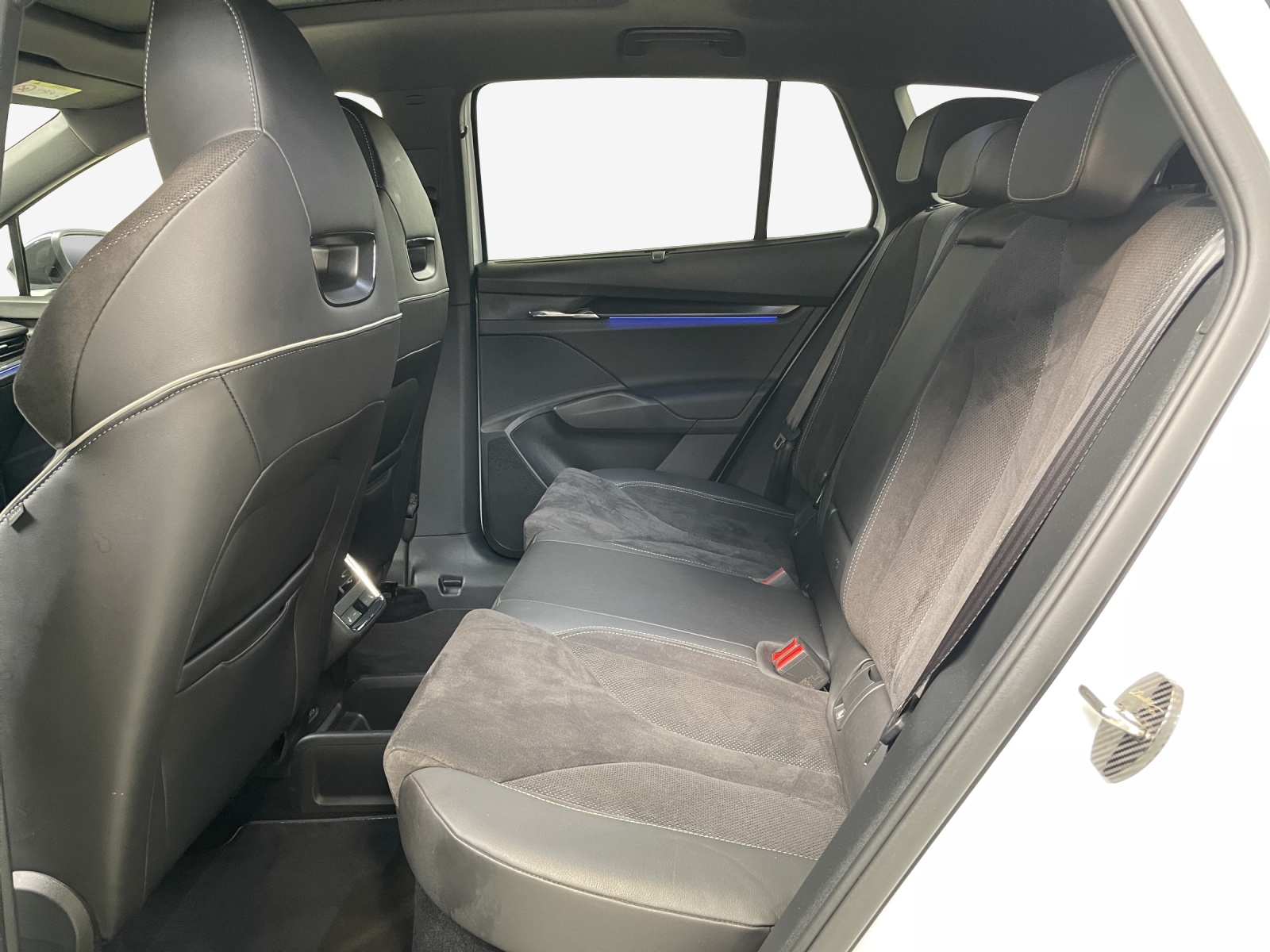 SKODA Enyaq iV 80 SportLine Ultra-image-12