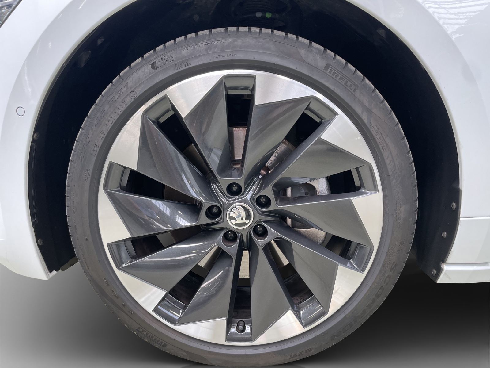 SKODA Enyaq iV 80 SportLine Ultra-image-15