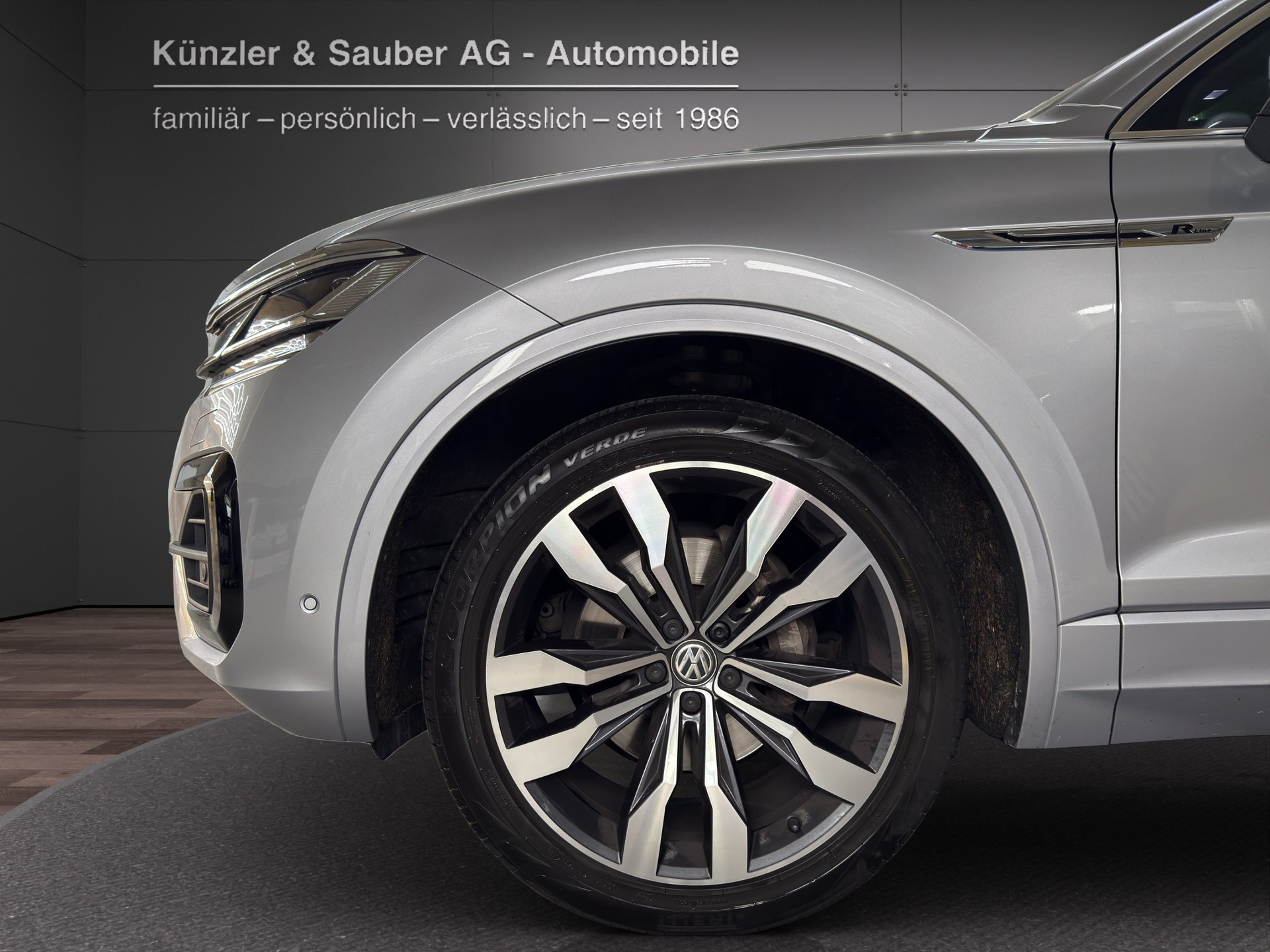 VW Touareg 3.0 TDI R Line Tiptronic-image-1