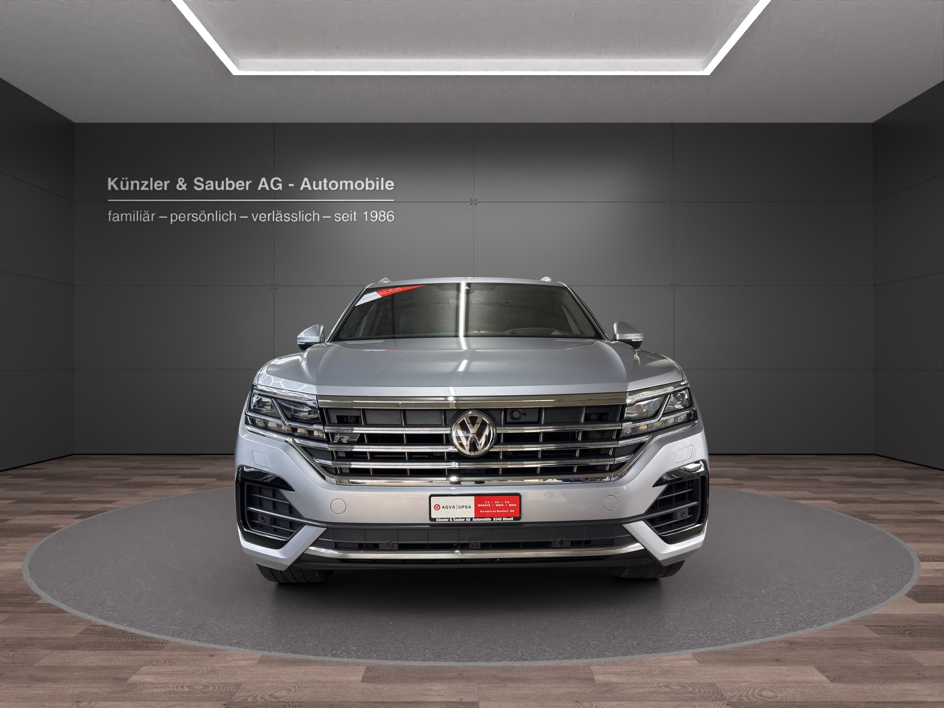 VW Touareg 3.0 TDI R Line Tiptronic-image-2