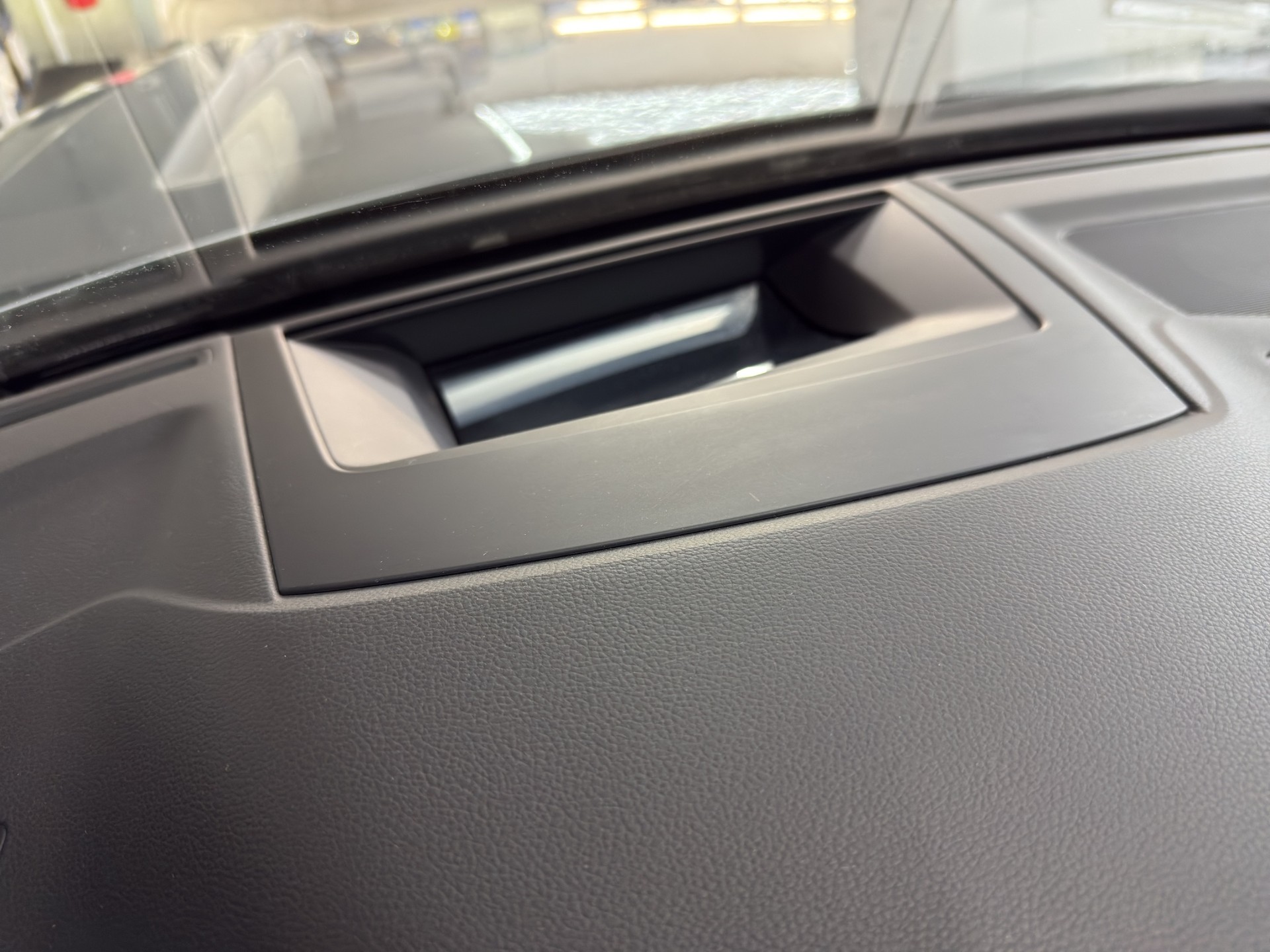VW Touareg 3.0 TDI R Line Tiptronic-image-9