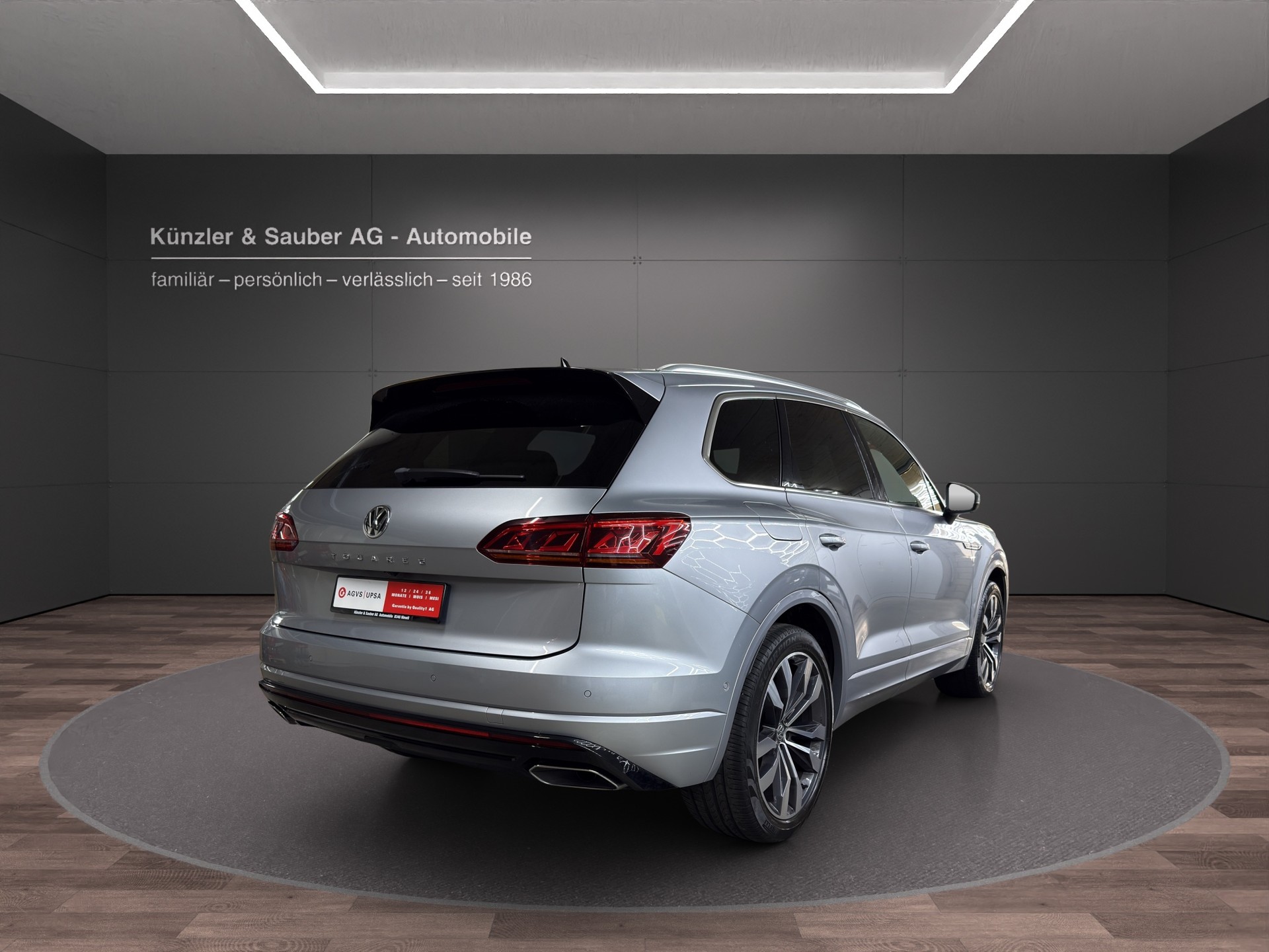 VW Touareg 3.0 TDI R Line Tiptronic-image-16