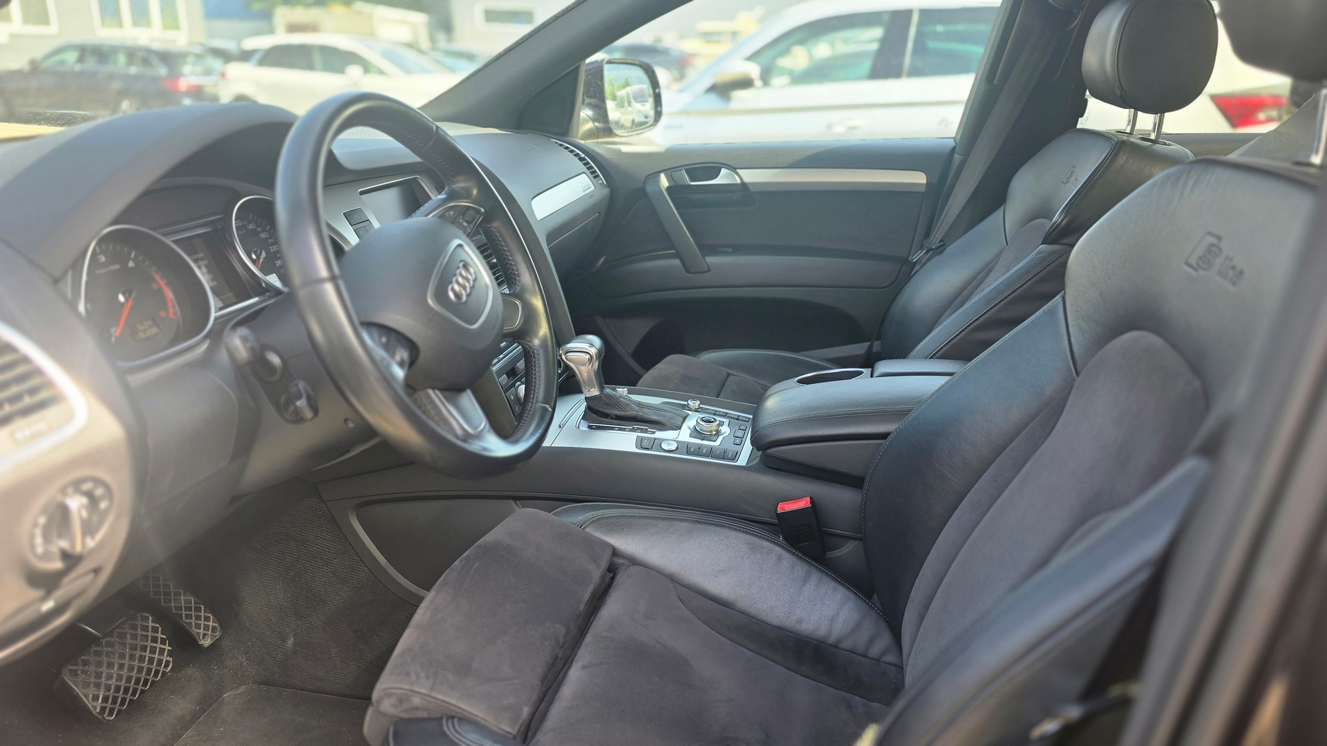 AUDI Q7 4.2 TDI quattro tiptronic-image-8