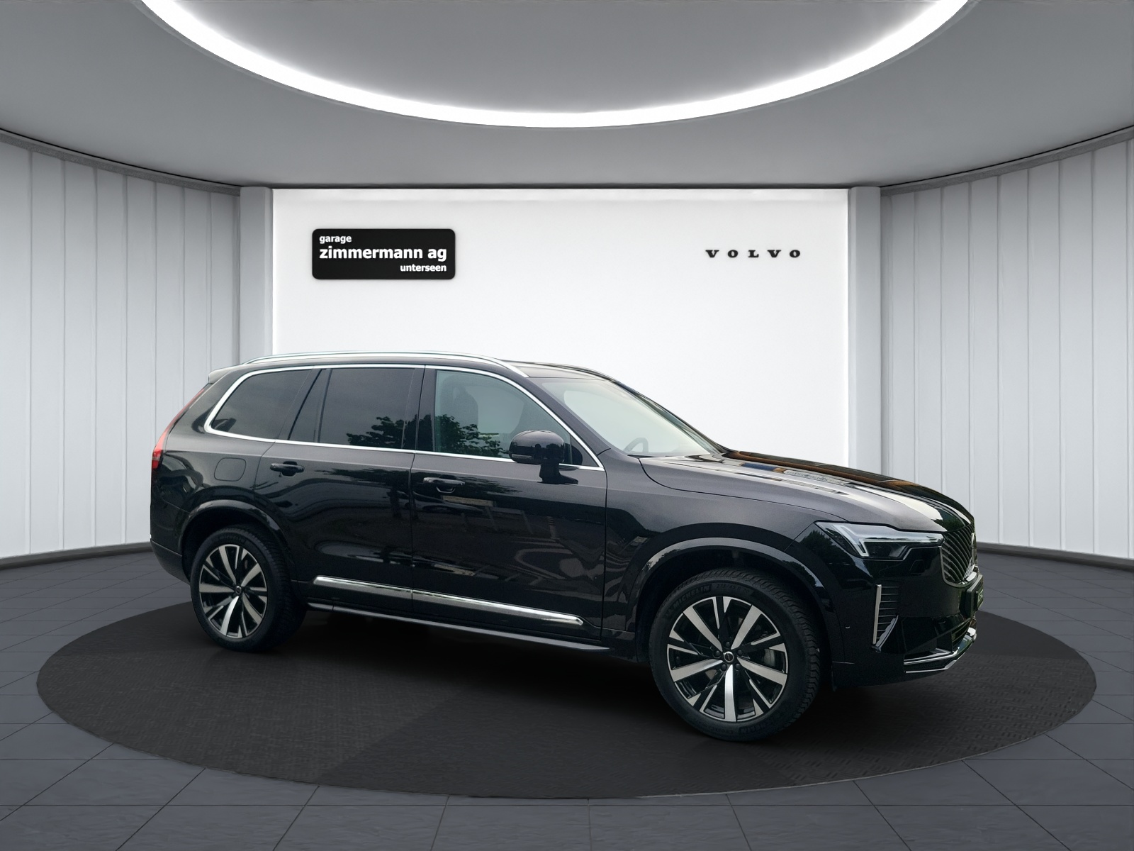 VOLVO XC90 2.0 B5 MH Plus Bright AWD-showroom-element-3