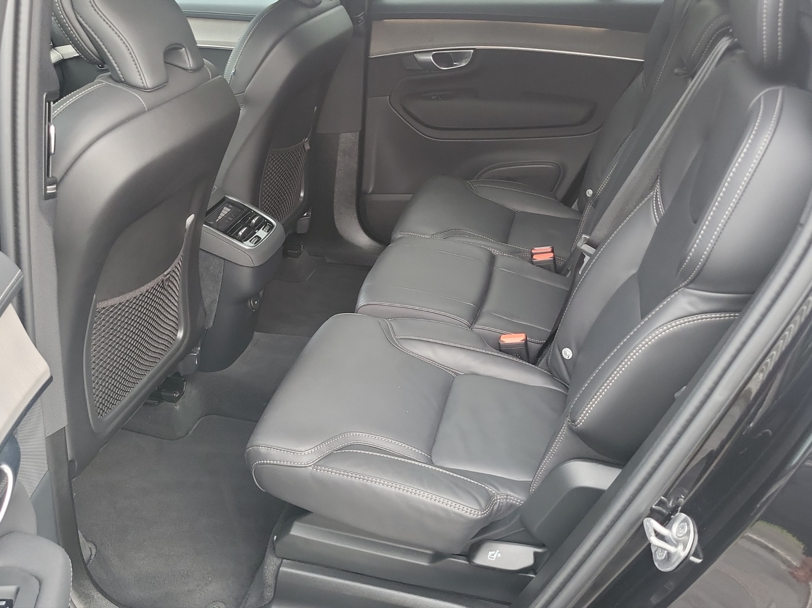 VOLVO XC90 2.0 B5 MH Plus Bright AWD-image-14