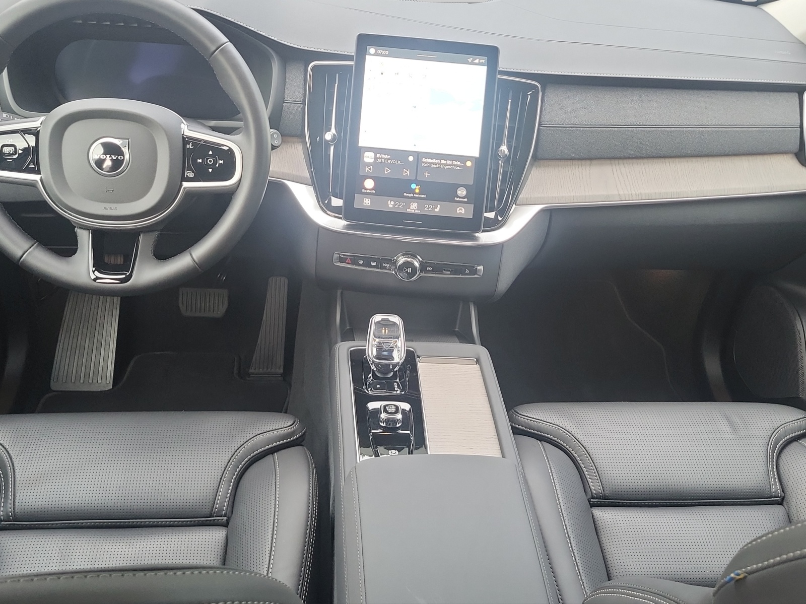 VOLVO XC90 2.0 B5 MH Plus Bright AWD-image-13