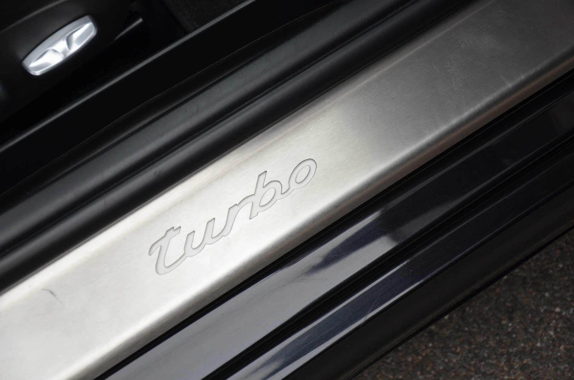 PORSCHE 911 Cabrio Turbo Tiptronic-image-18