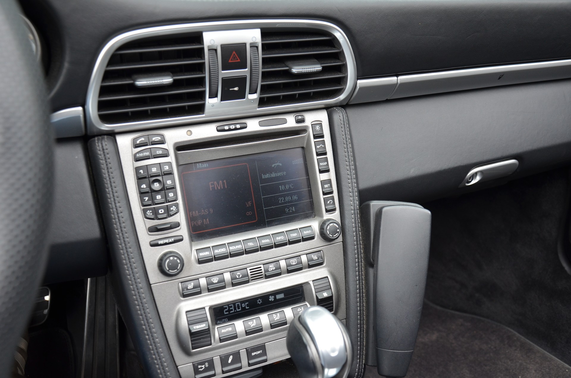 PORSCHE 911 Cabrio Turbo Tiptronic-image-19