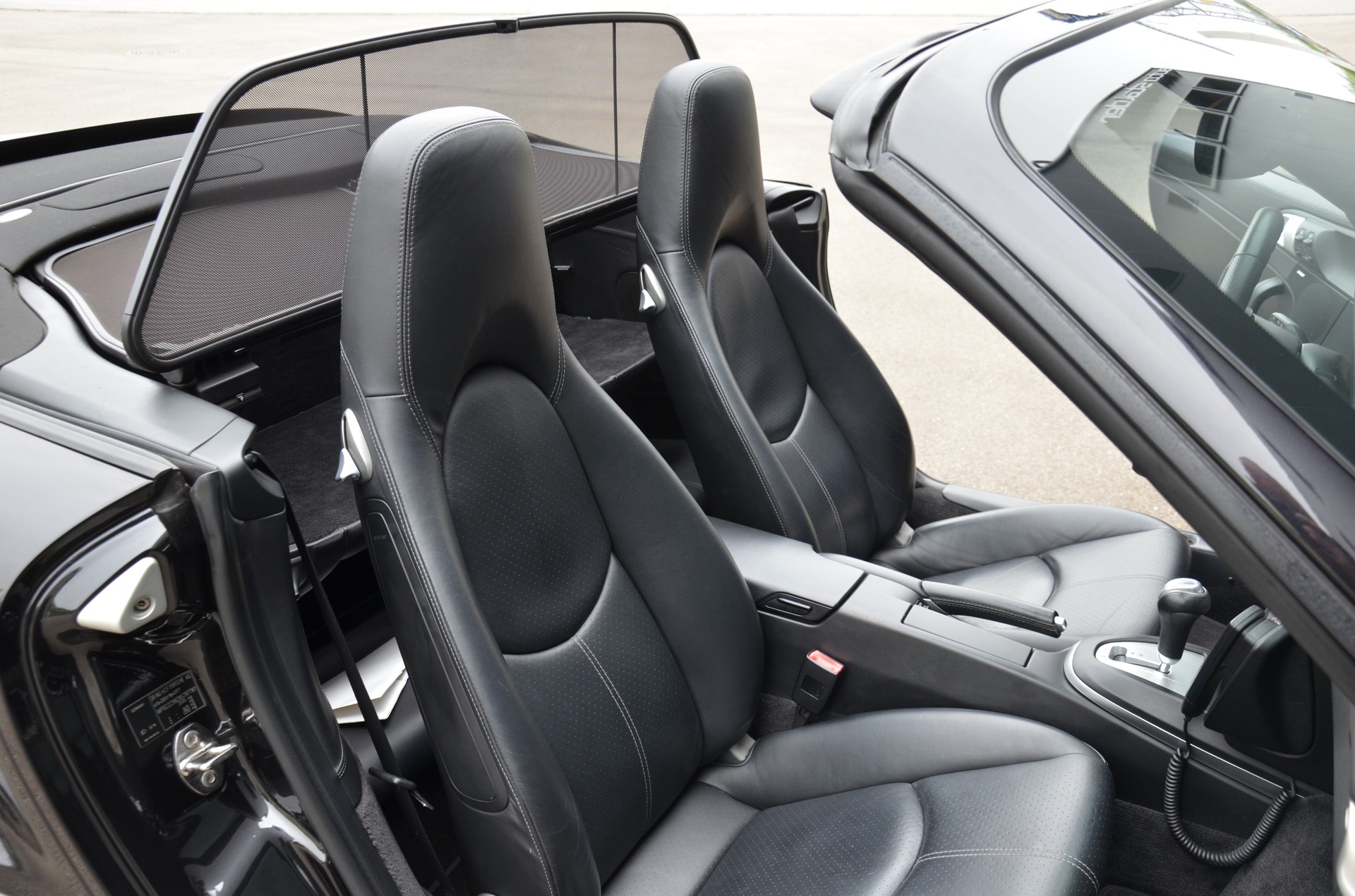 PORSCHE 911 Cabrio Turbo Tiptronic-image-17