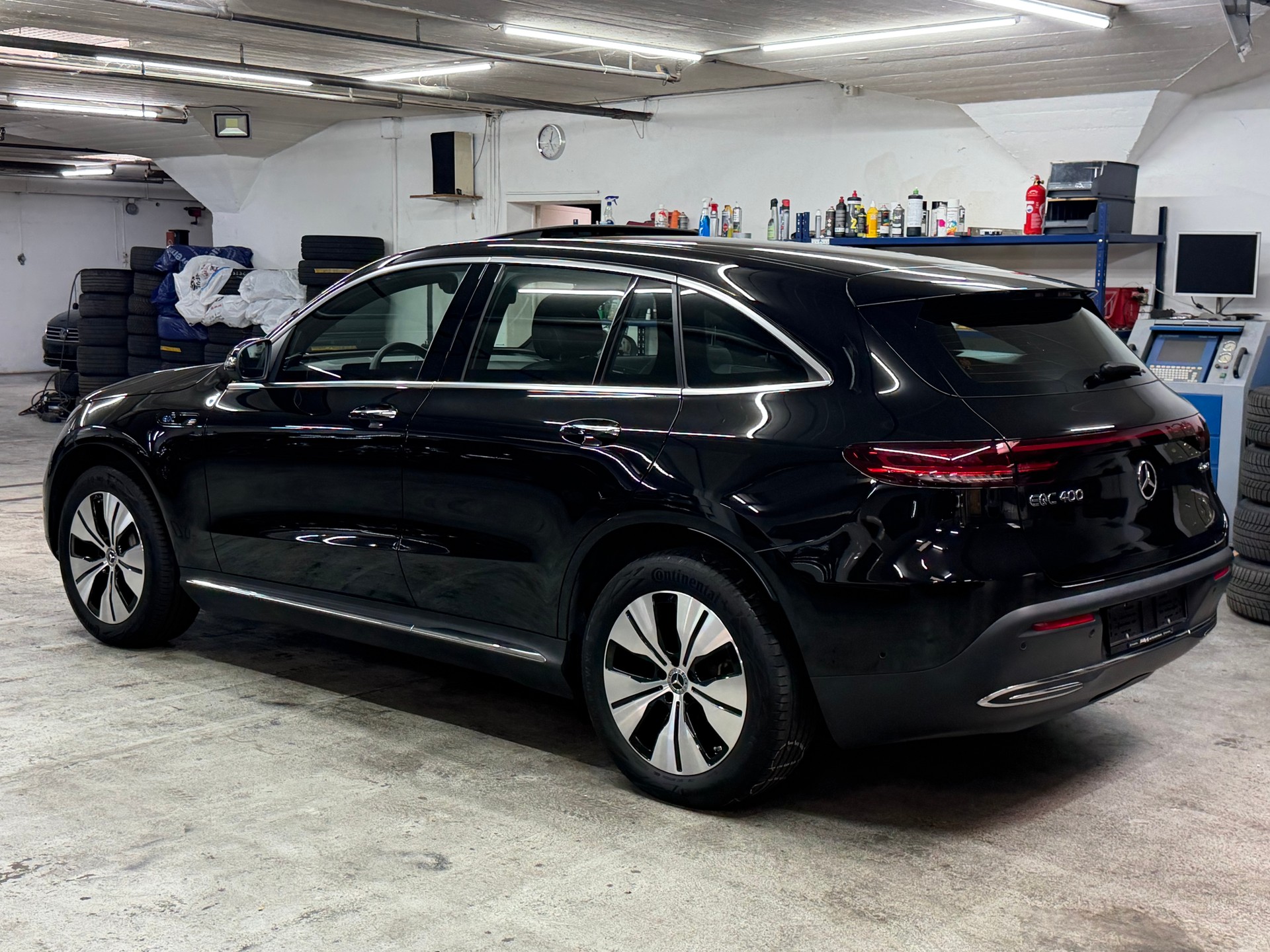MERCEDES-BENZ EQC 400 4Matic EQ Star-image-4