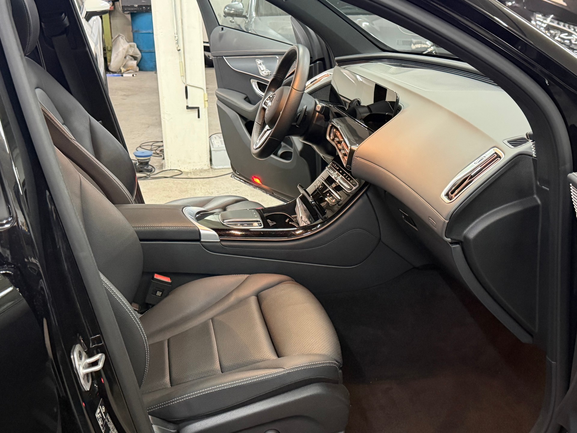 MERCEDES-BENZ EQC 400 4Matic EQ Star-image-15