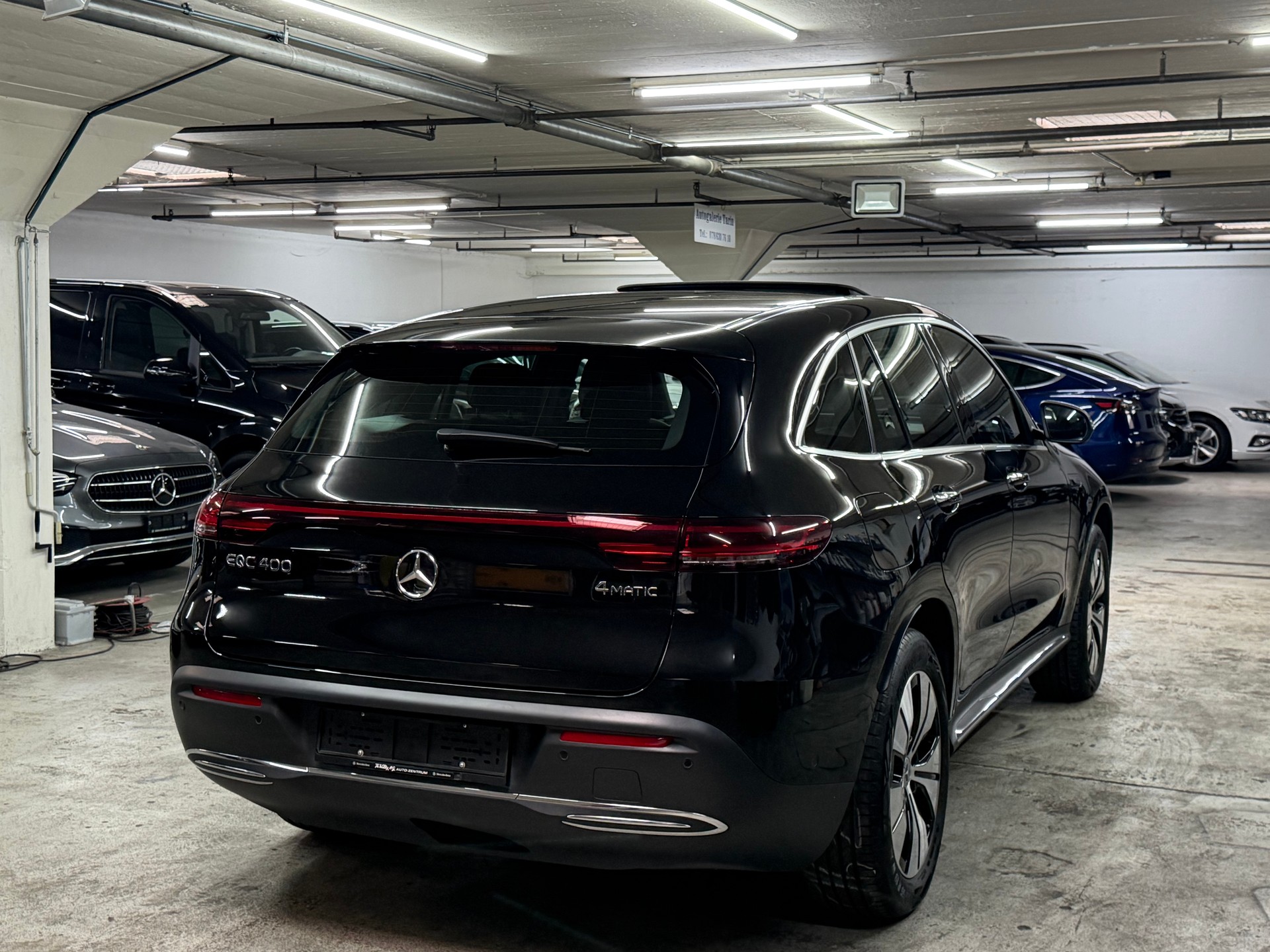 MERCEDES-BENZ EQC 400 4Matic EQ Star-image-6