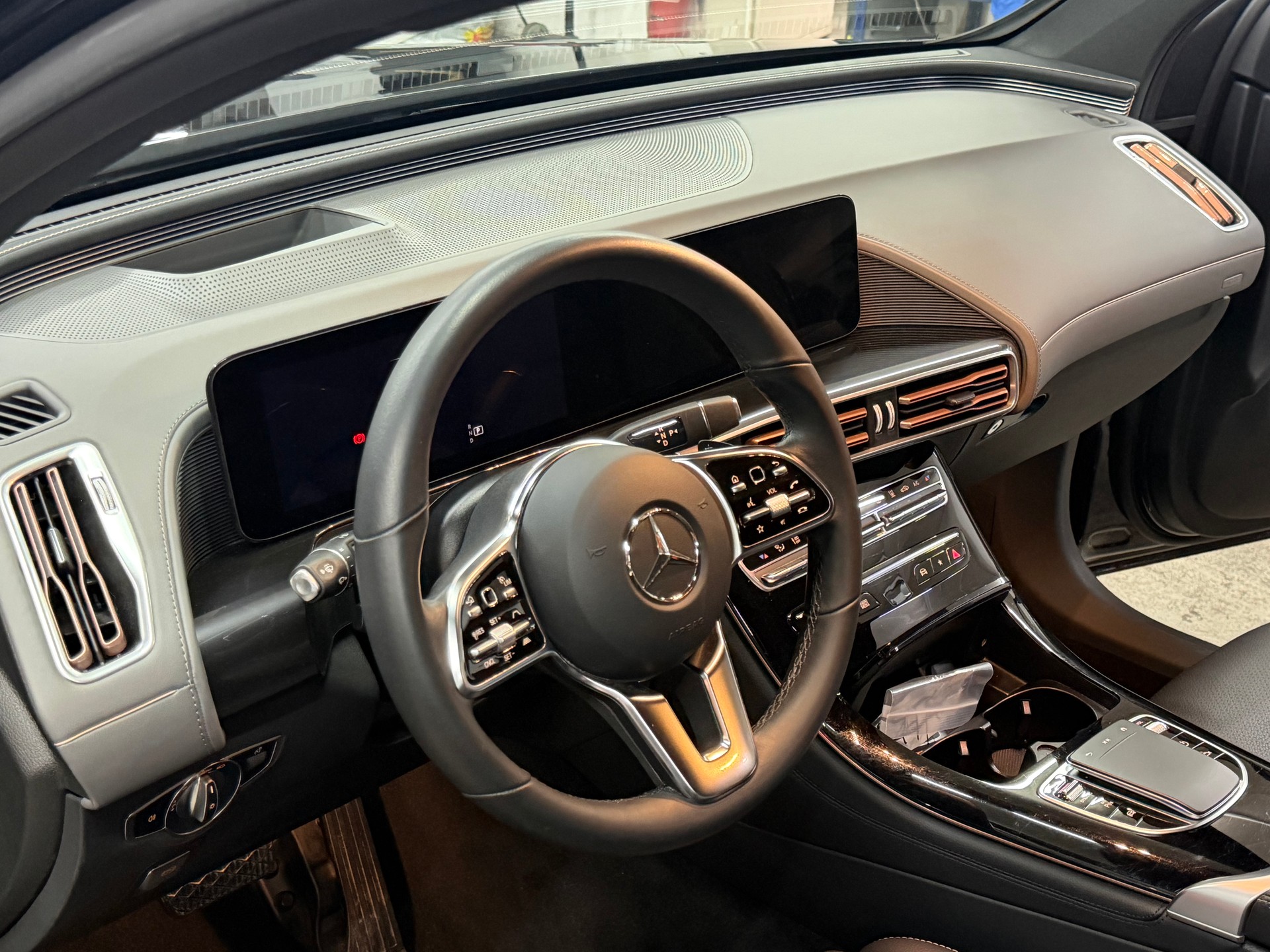 MERCEDES-BENZ EQC 400 4Matic EQ Star-image-7
