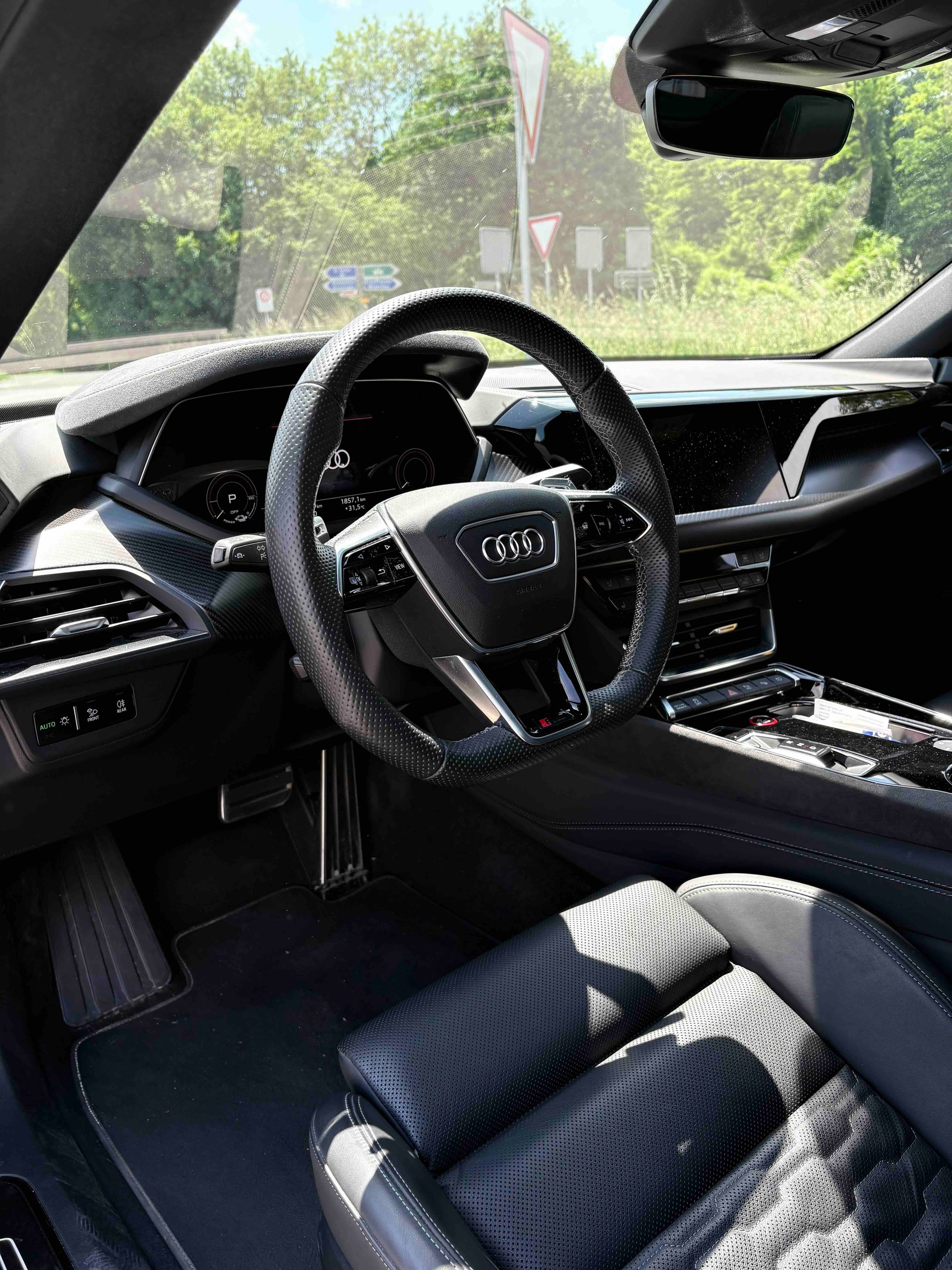 AUDI quattro-image-5