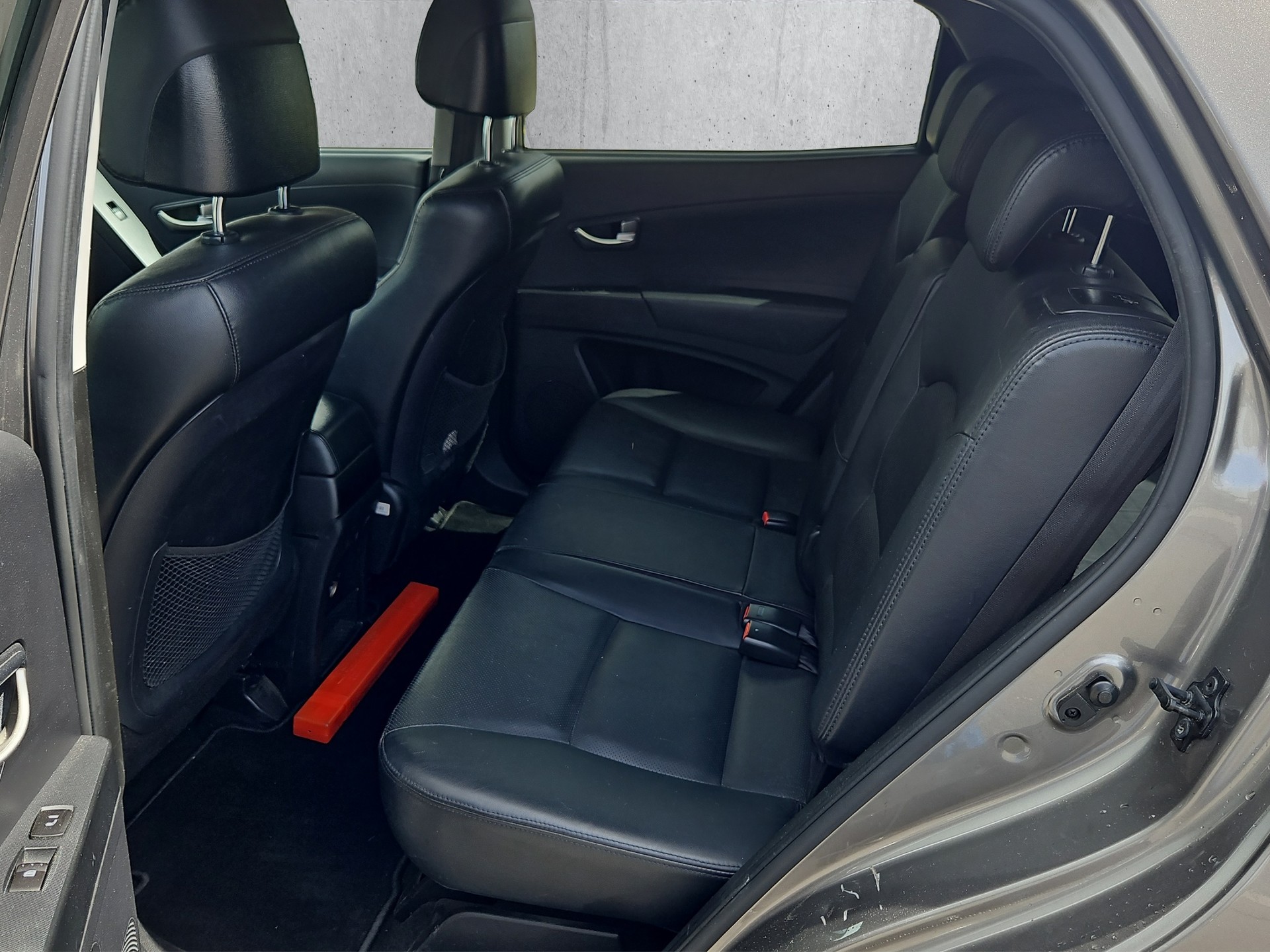 KGM-SsangYong Korando 2.0 e-XDI Family Edition 4WD Automatic-image-7
