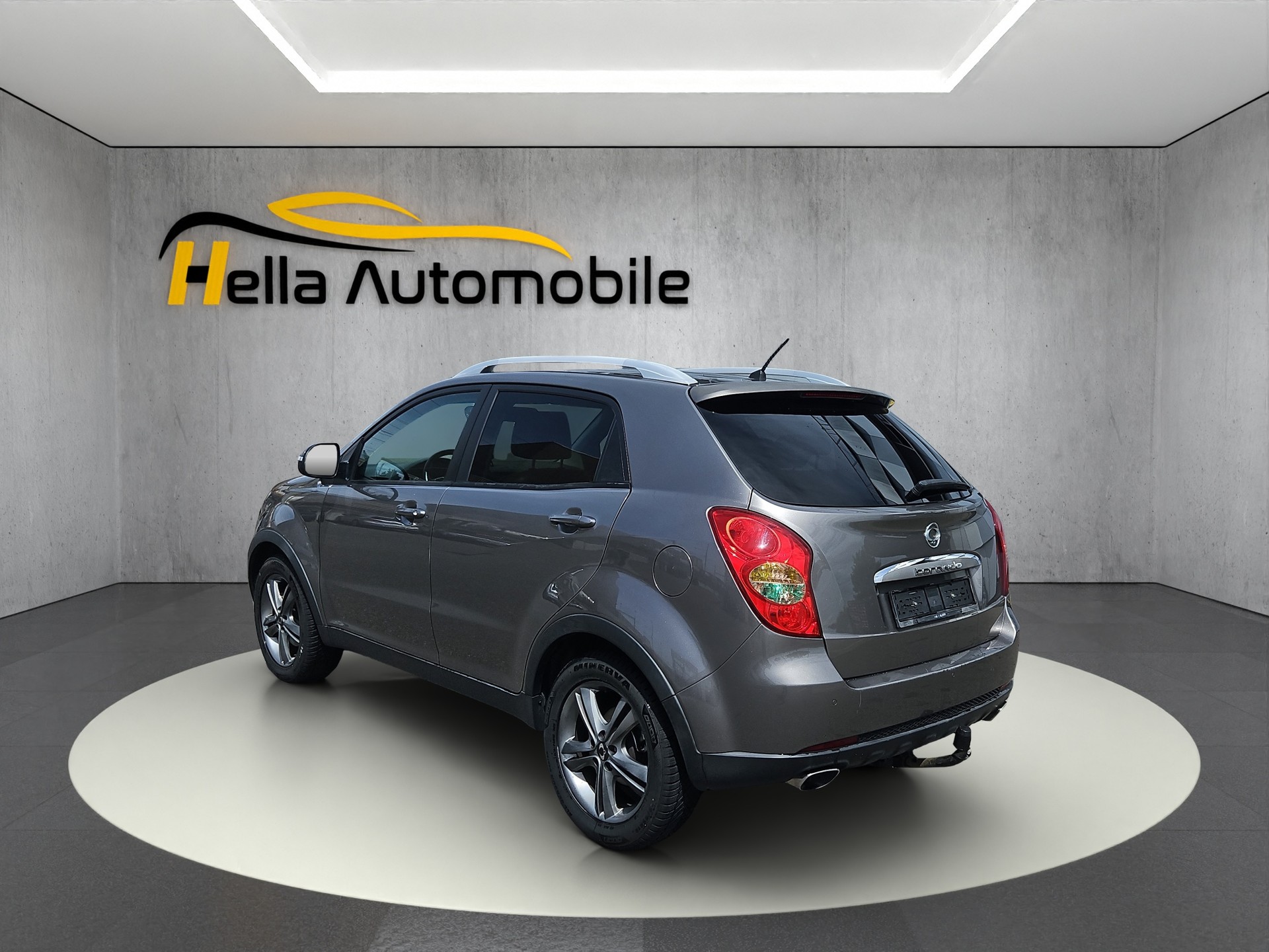 KGM-SsangYong Korando 2.0 e-XDI Family Edition 4WD Automatic-image-4