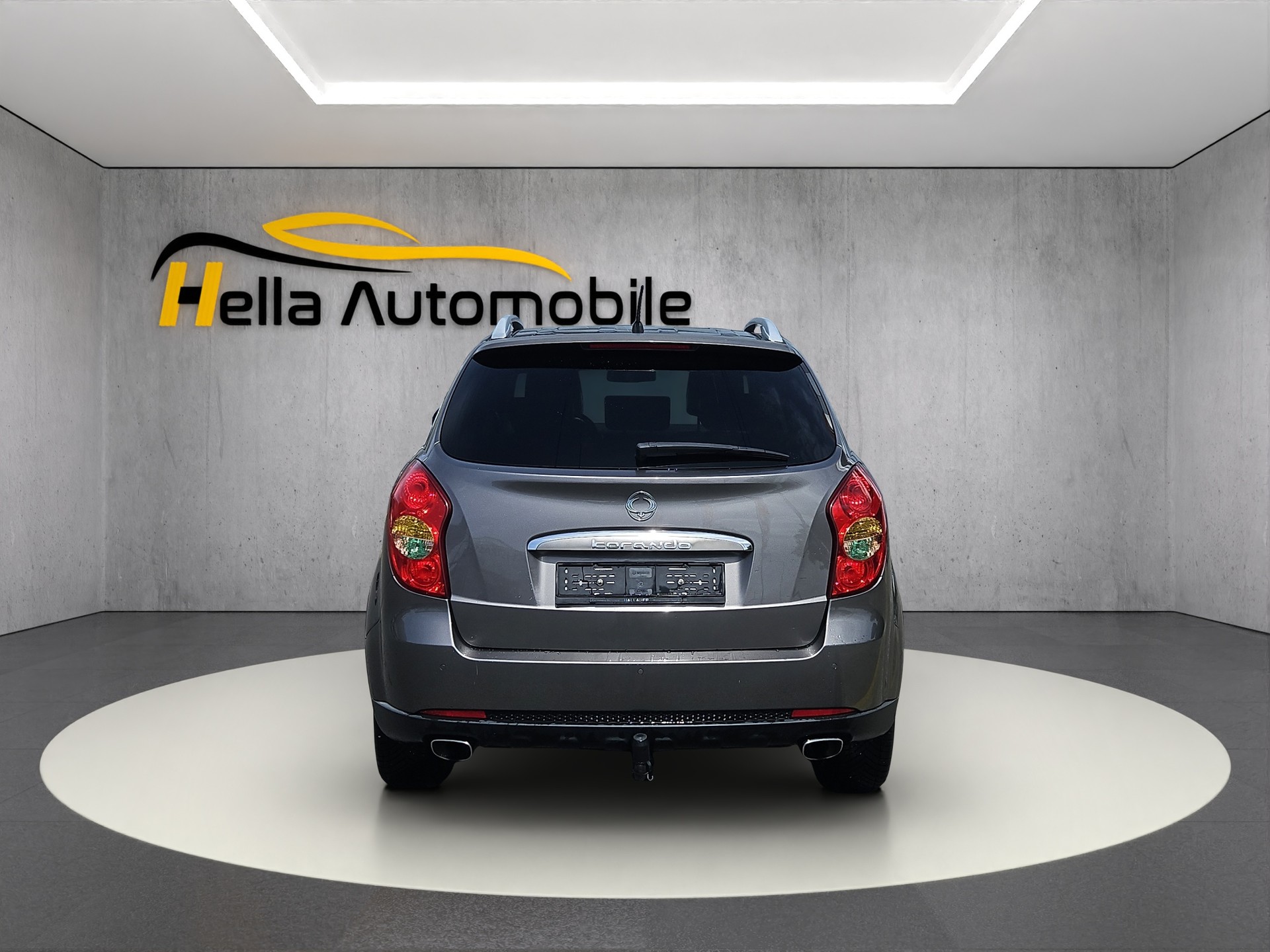 KGM-SsangYong Korando 2.0 e-XDI Family Edition 4WD Automatic-image-3