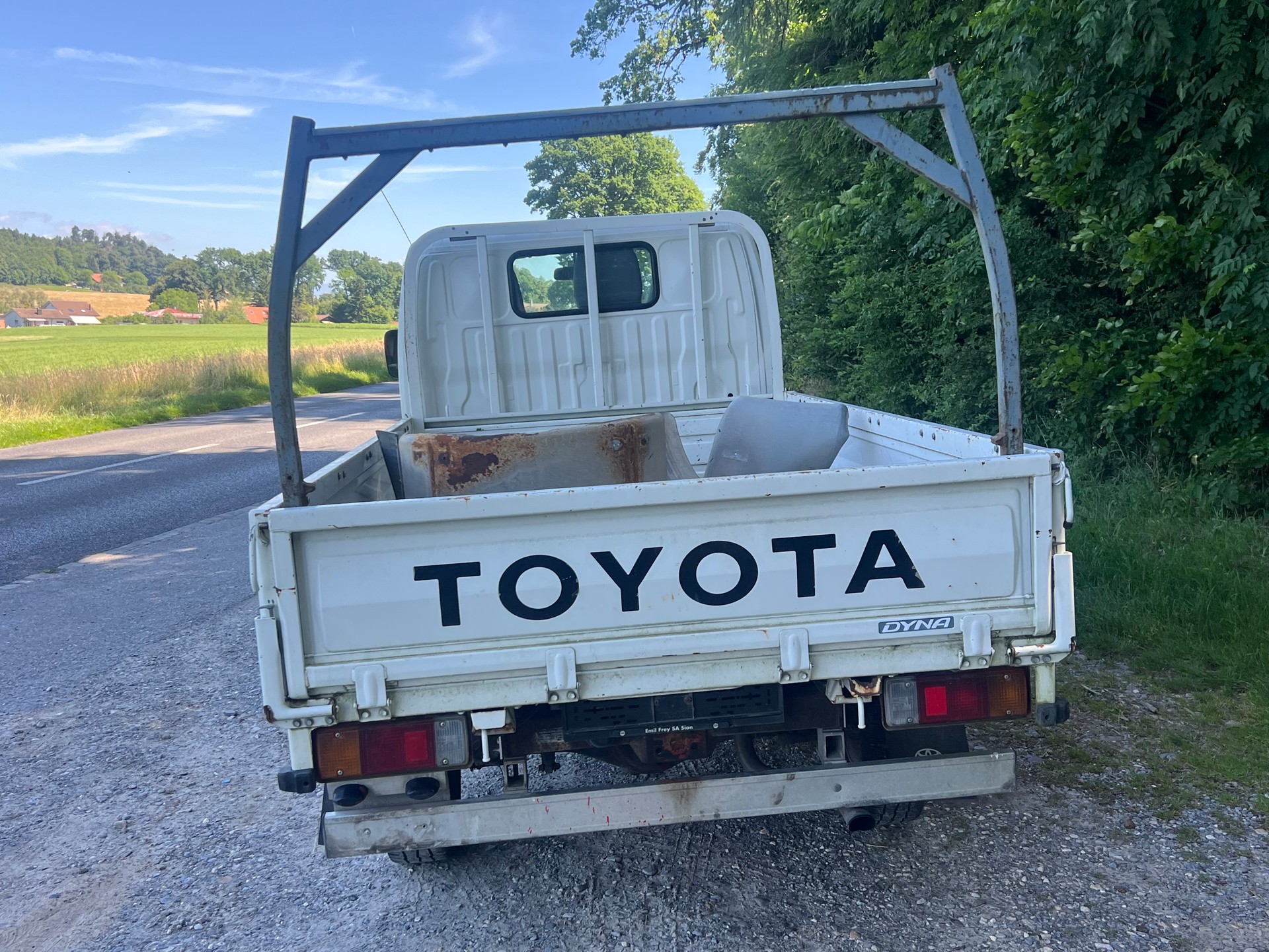 TOYOTA Dyna 150 2.5D-4D-image-3