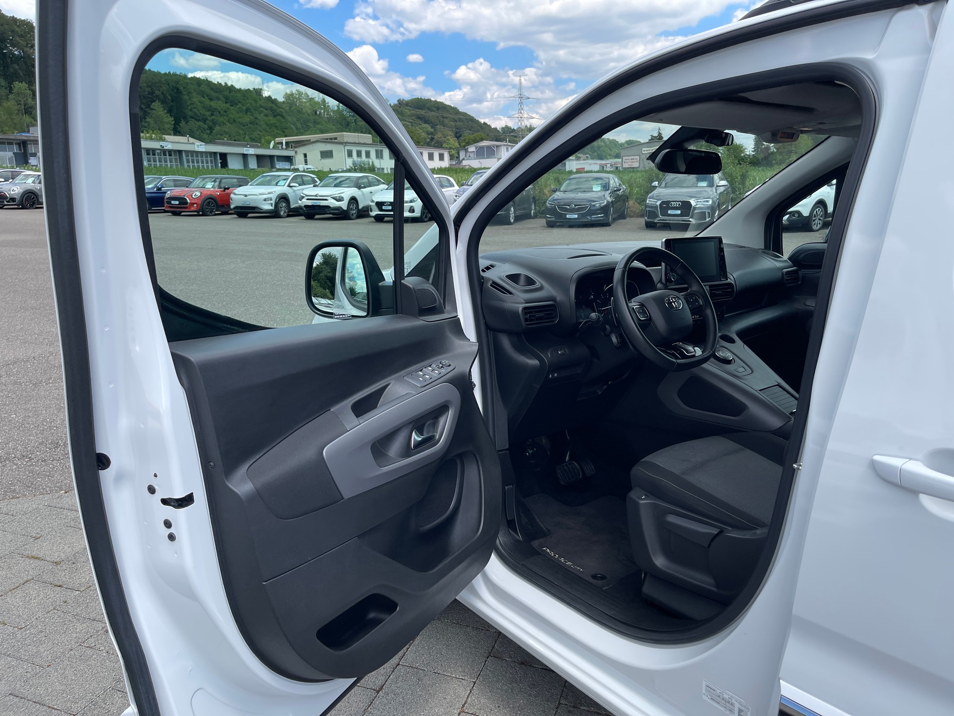 TOYOTA Proace City Verso 1.2 Trend Long Automatik*7 Plätze-image-6