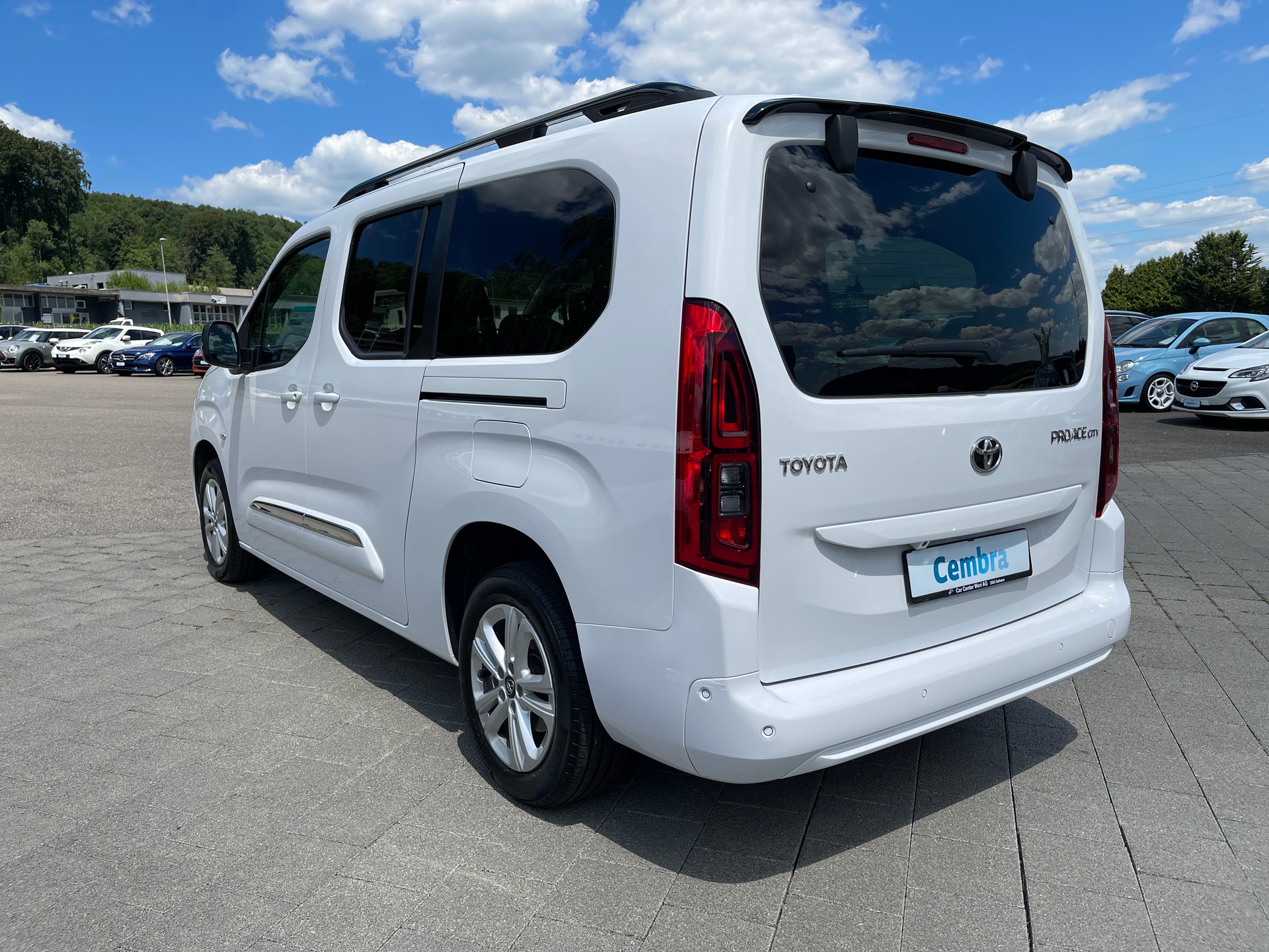TOYOTA Proace City Verso 1.2 Trend Long Automatik*7 Plätze-image-2