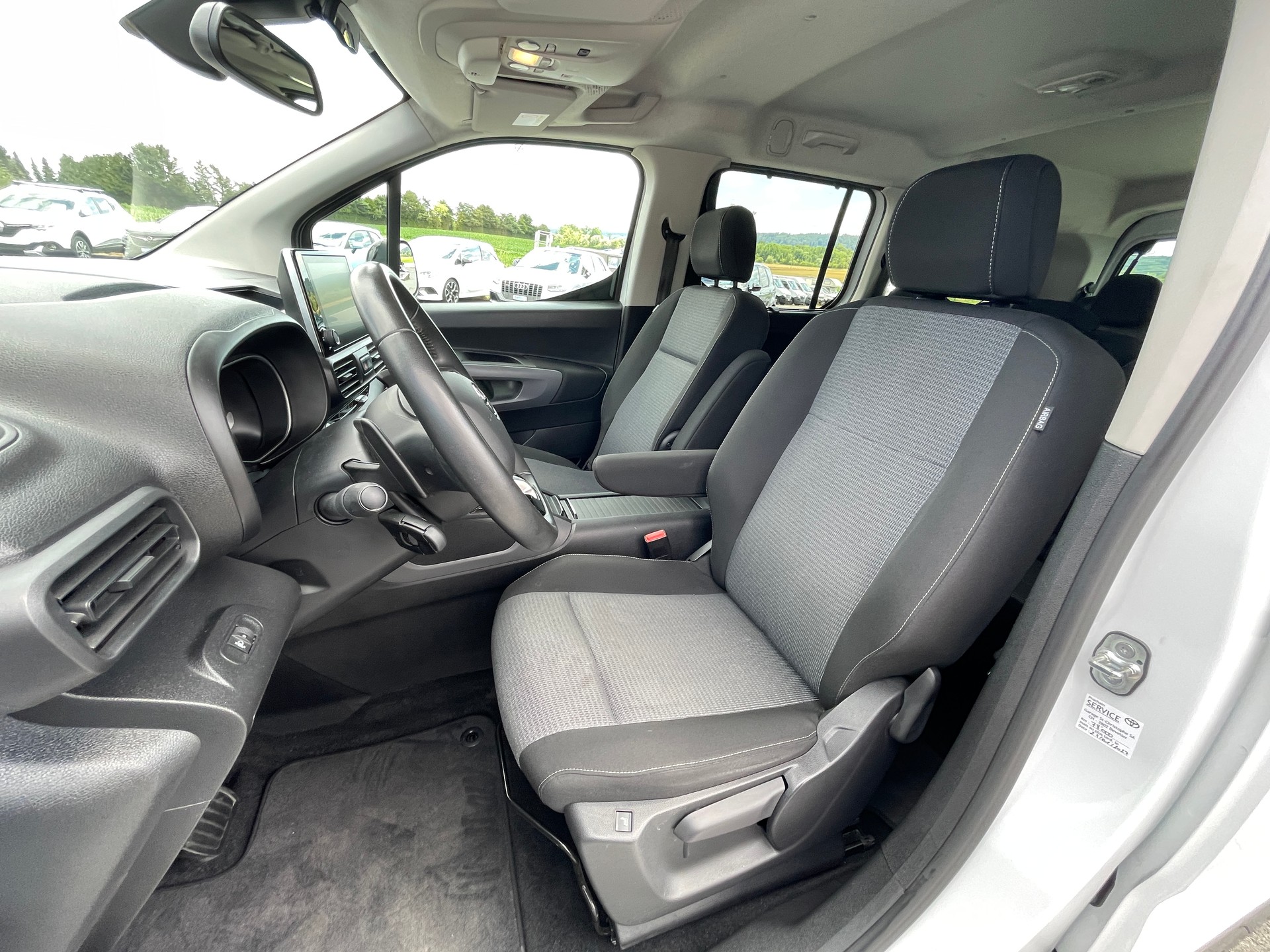 TOYOTA Proace City Verso 1.2 Trend Long Automatik*7 Plätze-image-11