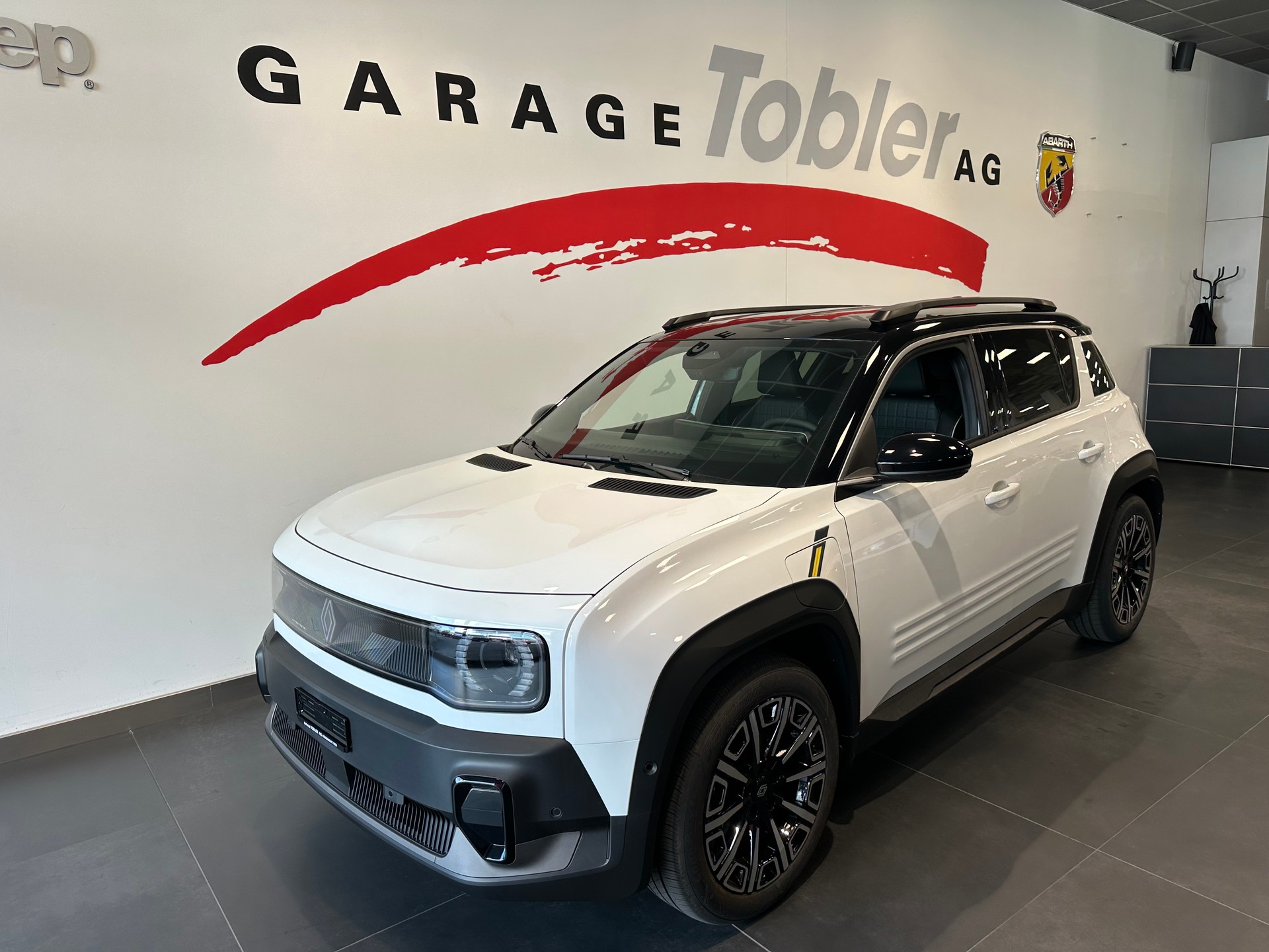 RENAULT R4 E-Tech Comfort Range 52 kWh Iconic-showroom-element-1