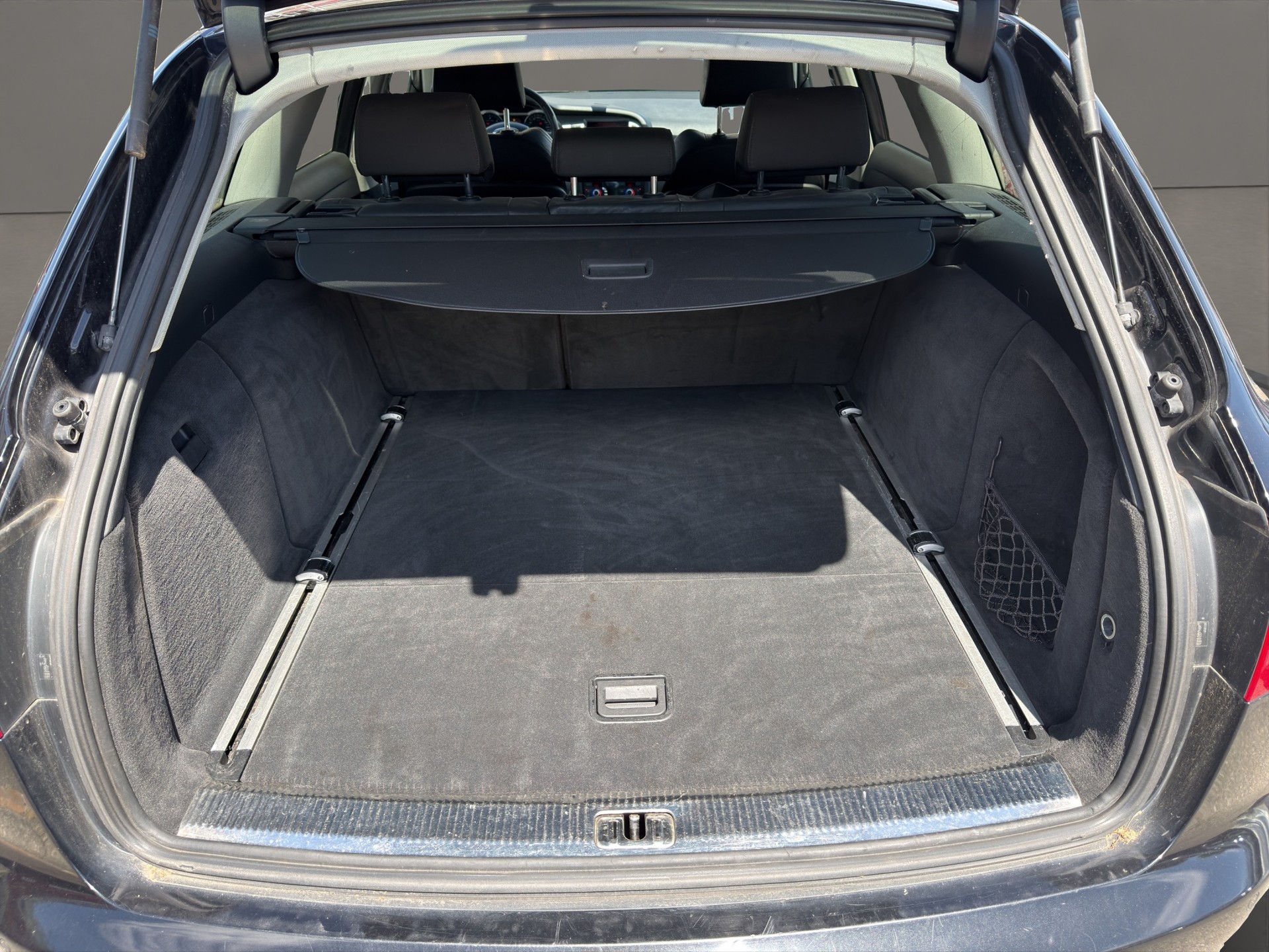 AUDI A6 Avant 3.0 V6 TDI quattro-image-15