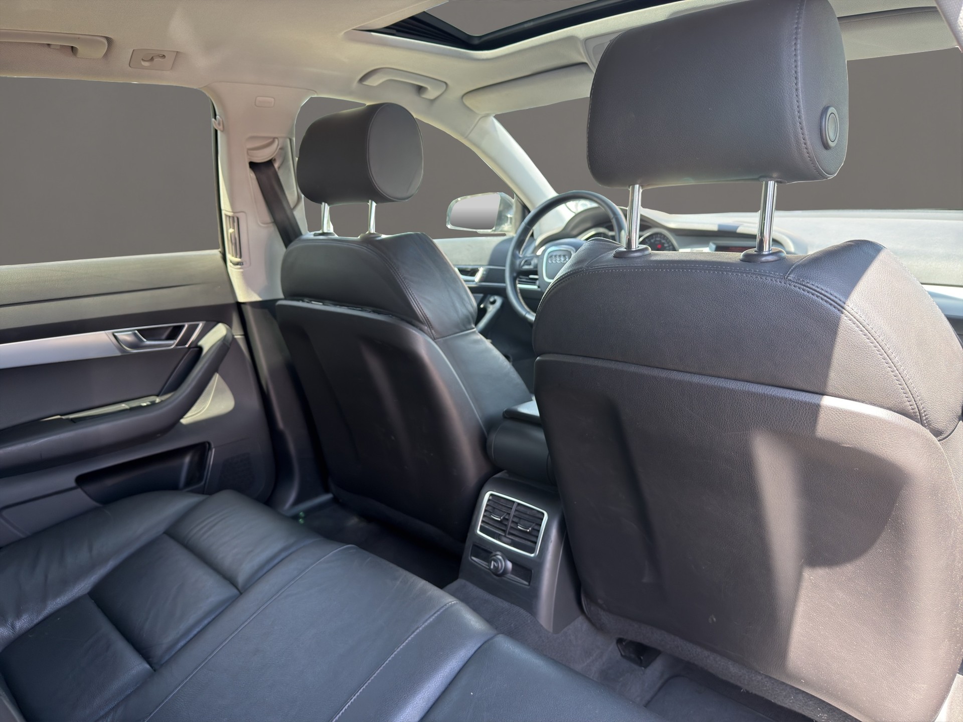 AUDI A6 Avant 3.0 V6 TDI quattro-image-10