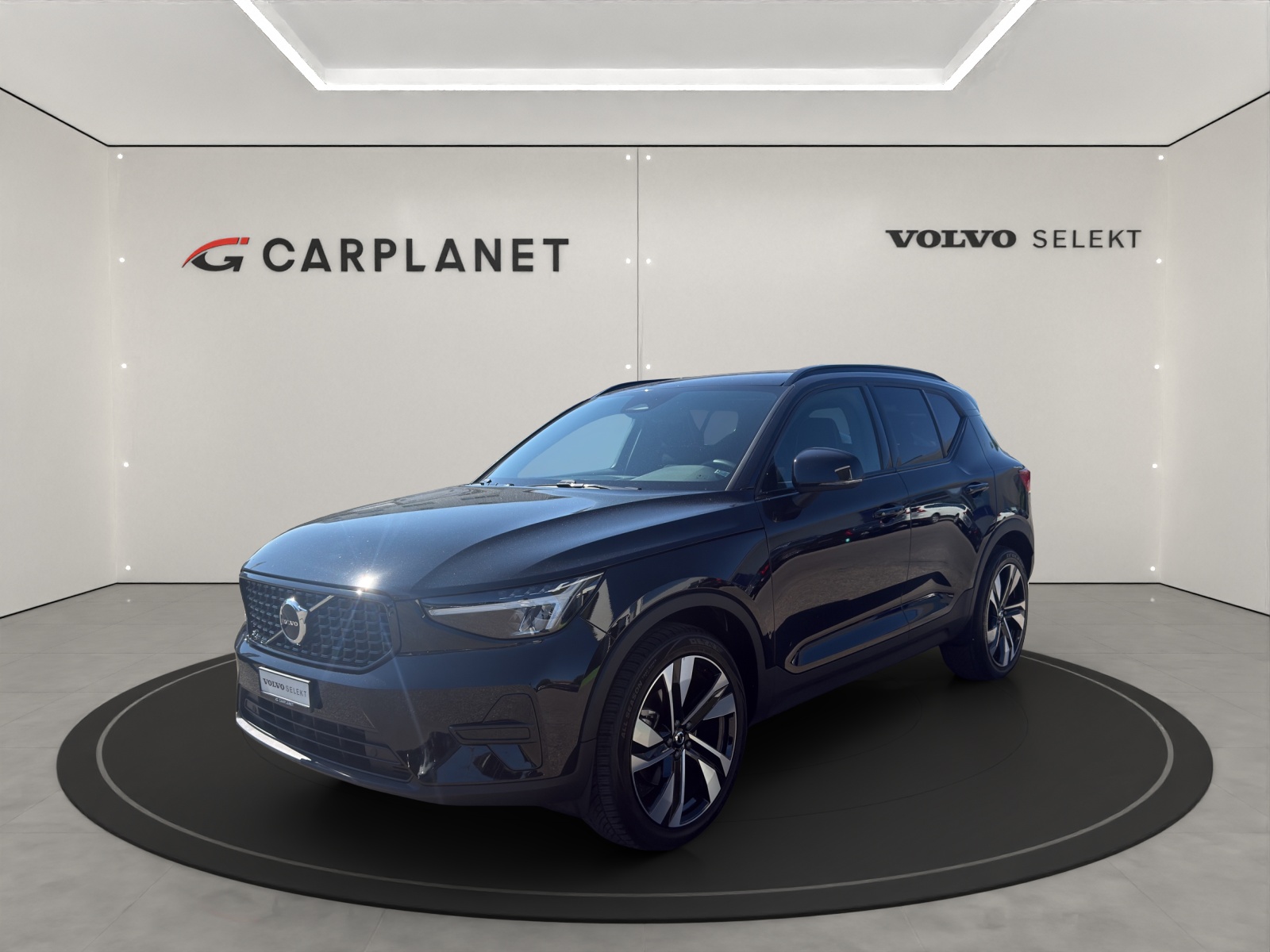 VOLVO XC40 2.0 B3 MH Plus Dark