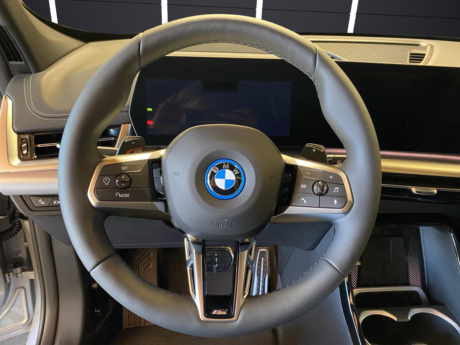 BMW X1 30e xDrive paddles-image-15