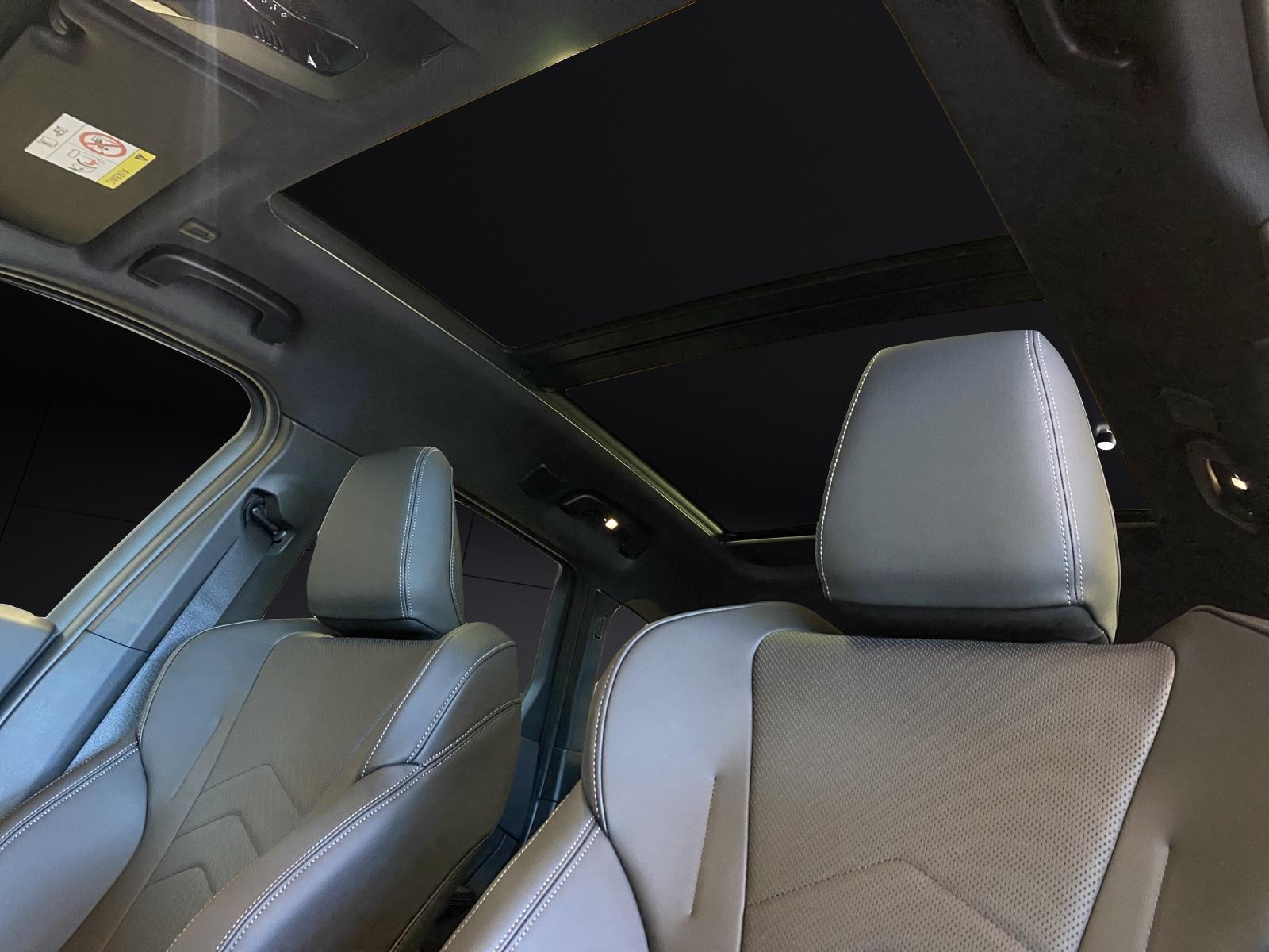 BMW X1 30e xDrive paddles-image-20