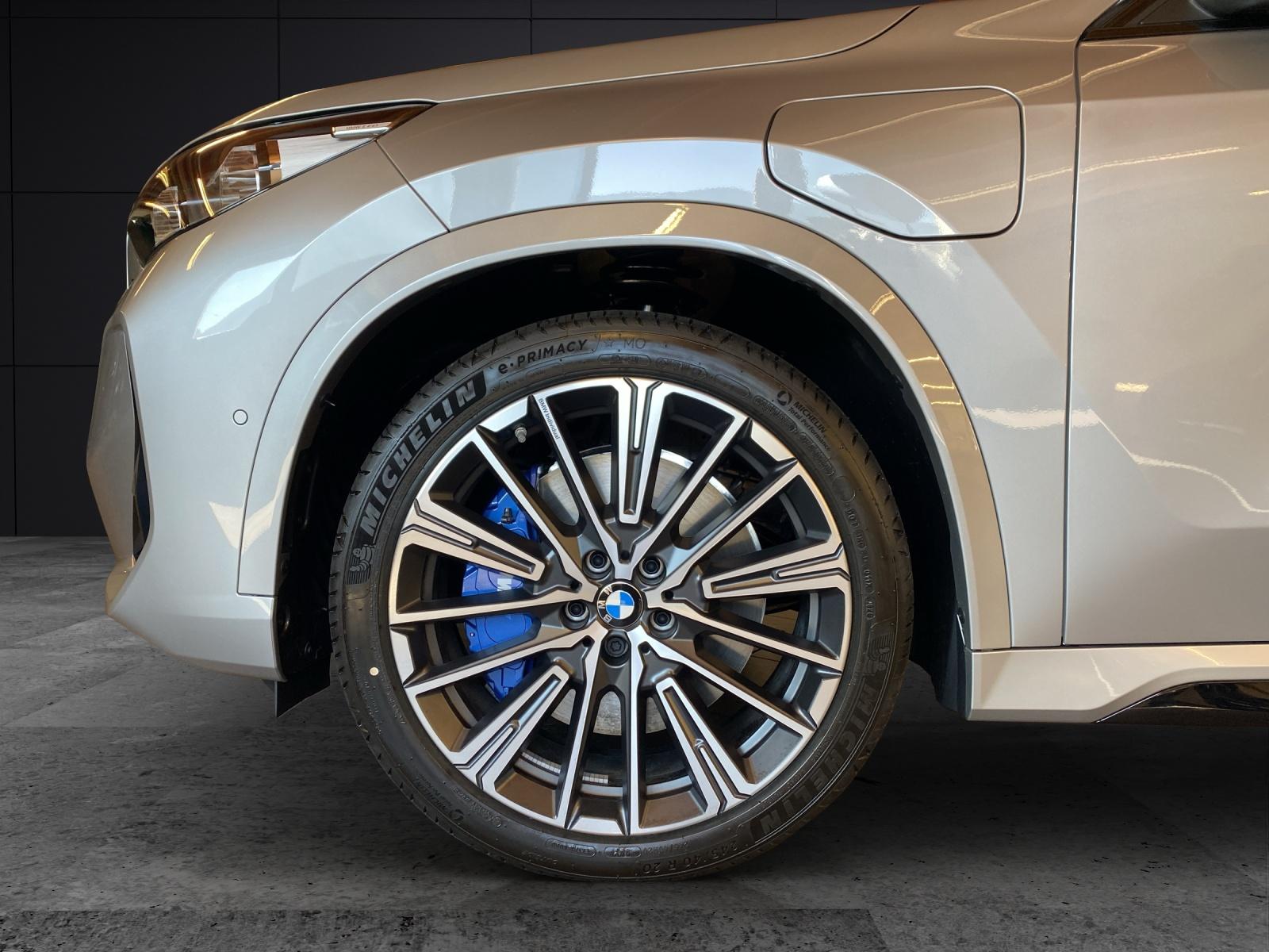 BMW X1 30e xDrive paddles-image-8