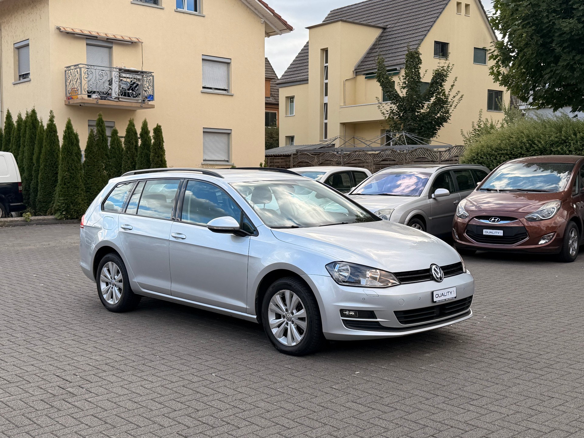 VW Golf Variant 1.6 TDI Allstar 4Motion-image-7