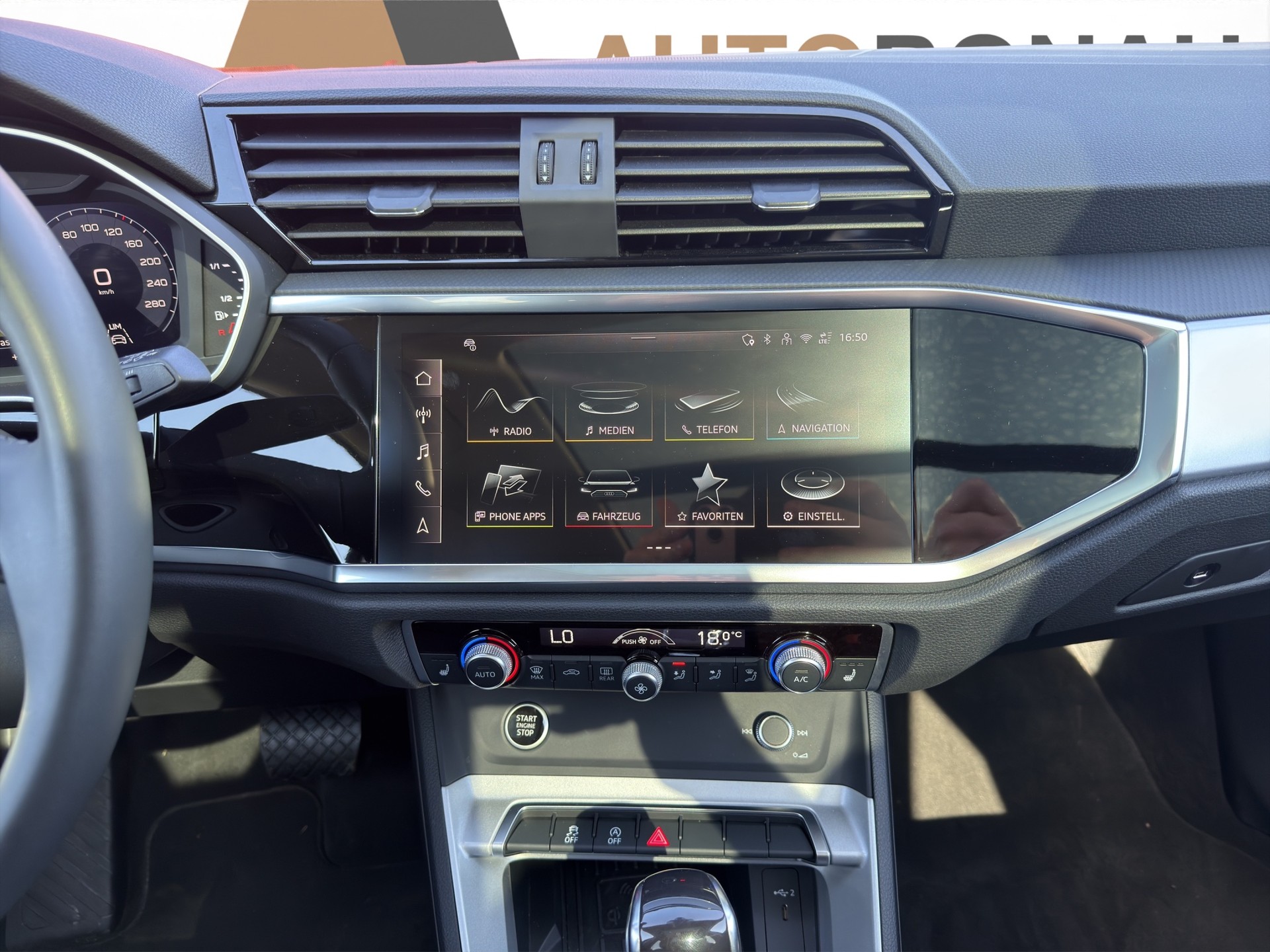 AUDI Q3 2.0 40 TFSI S line quattro S-Tronic Sky black-image-19